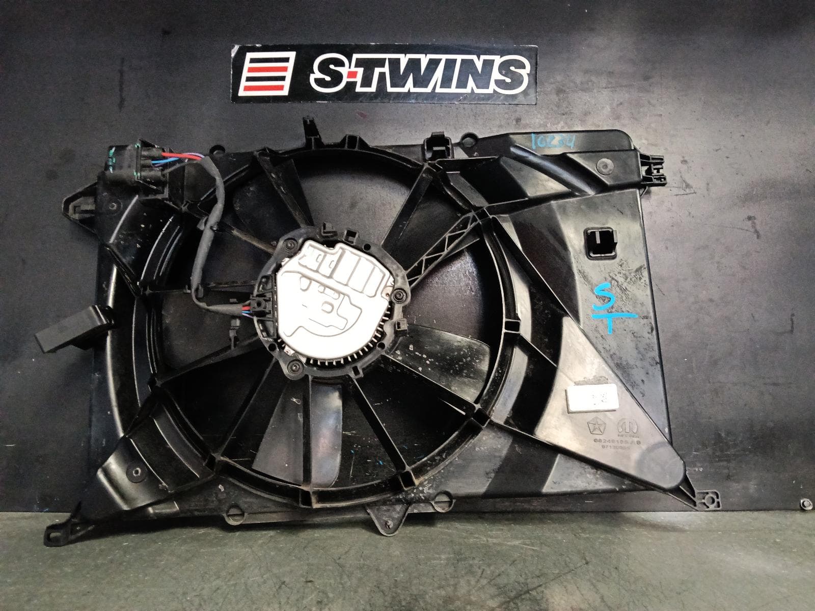 Used auto part listing image: 2023 JEEP COMPASS FAN M6, RADIATOR FAN, PETROL, 2.4, 10/17-12/23 0000394876