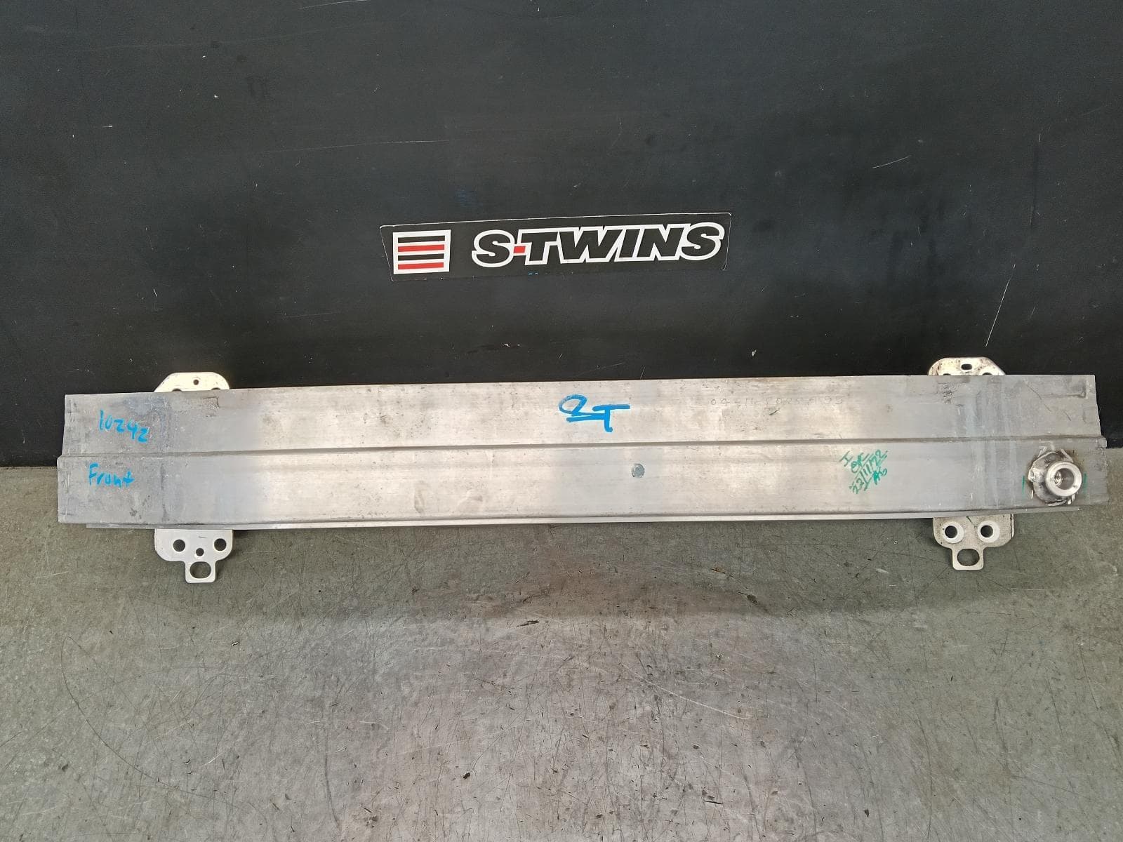 Used auto part listing image: 2023 JEEP COMPASS F BAR REINFORC BRACK M6, MAIN REINFORCEMENT, NON TRAILHAWK, 10/17-12/23 0000394877