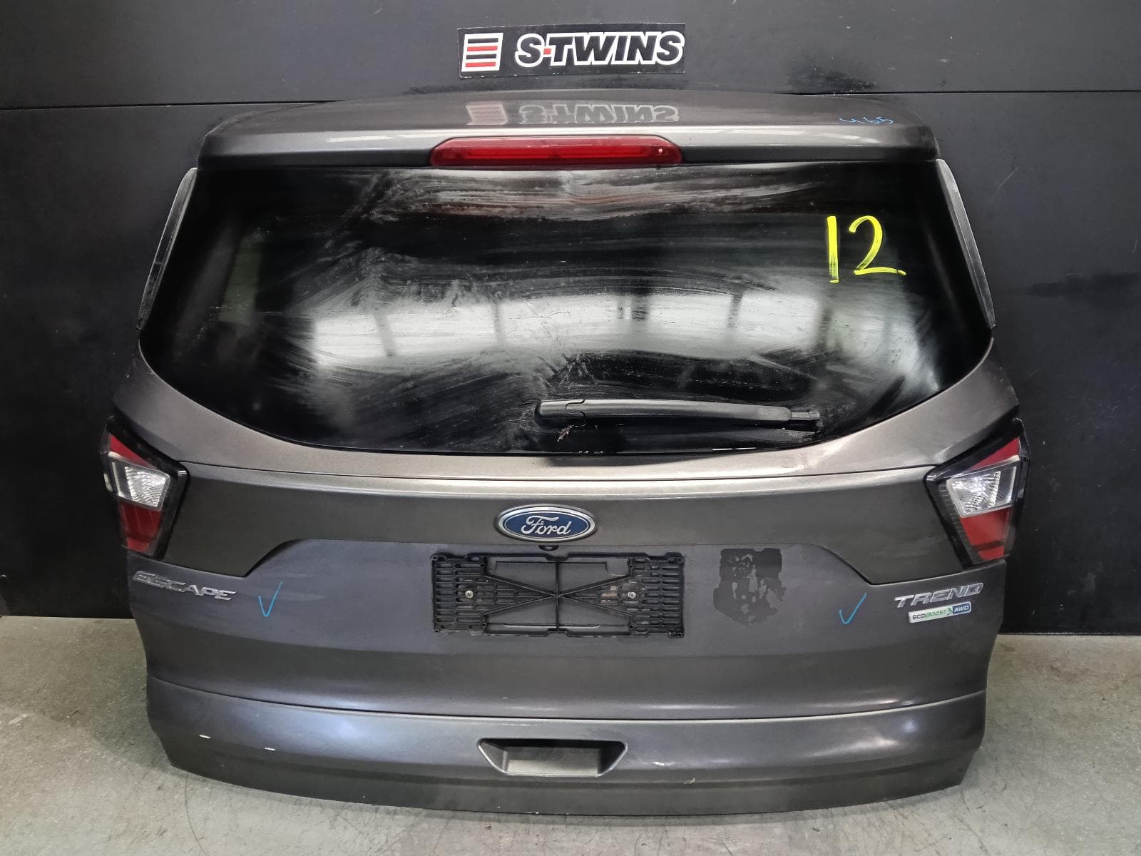 Used auto part listing image: 2017 FORD ESCAPE BOOTLID TAILGATE TAILGATE, ZG, NON POWER TAILGATE TYPE, 09/16-05/20 0000410043