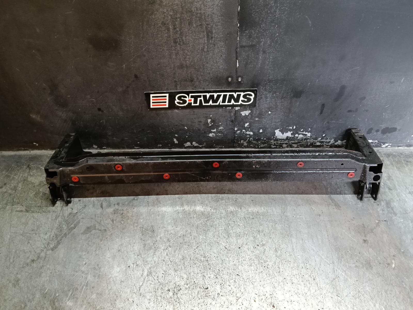 Used auto part listing image: 2017 FORD ESCAPE RADIATOR SUPPORT ZG, RADIATOR SUPPORT LOWER, 09/16-05/20 0000410775