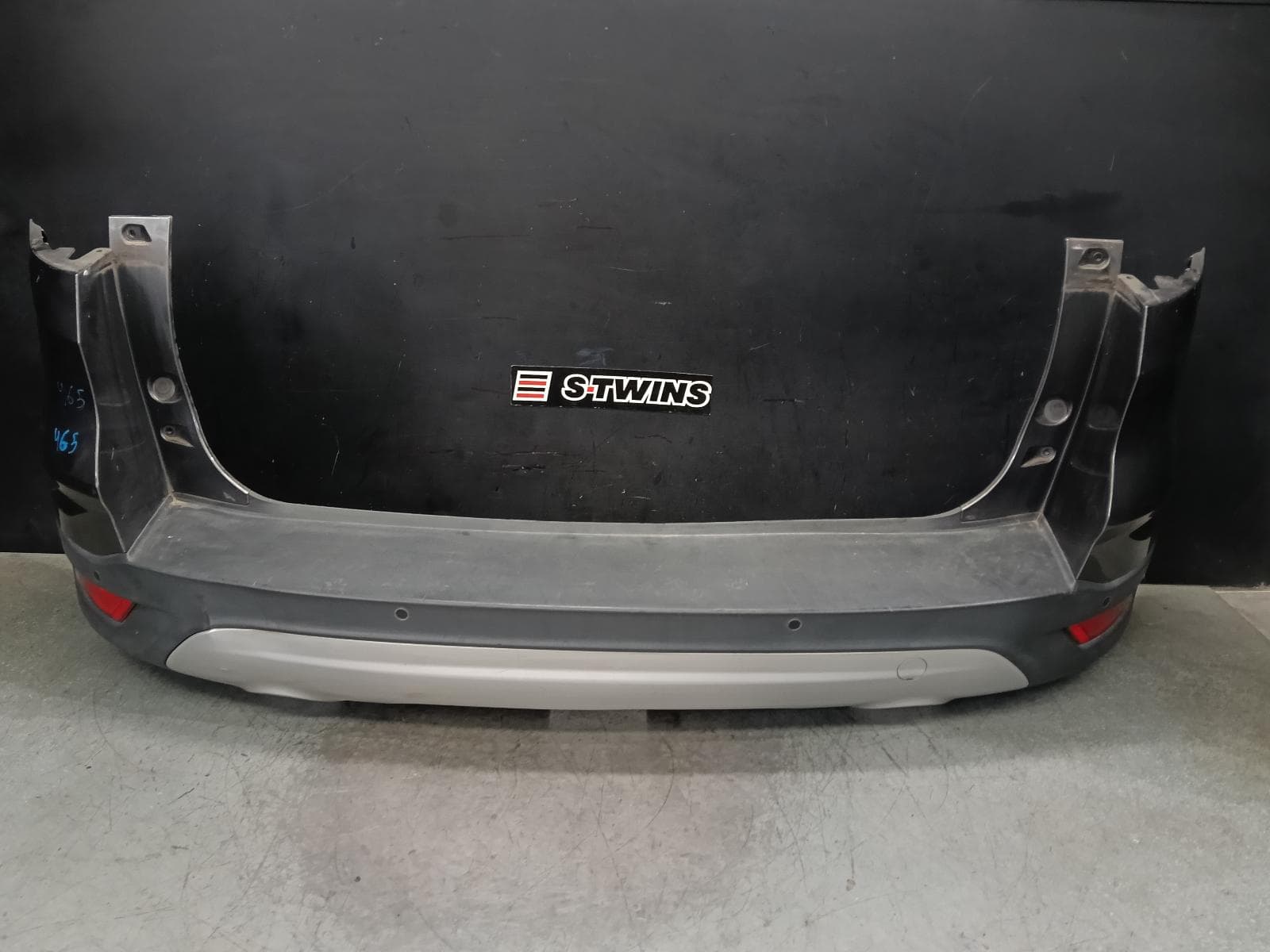 Used auto part listing image: 2017 FORD ESCAPE REAR BUMPER BUMPER BAR (3 PIECE), COLOUR CODED, ZG, 09/16-05/20 0000410341
