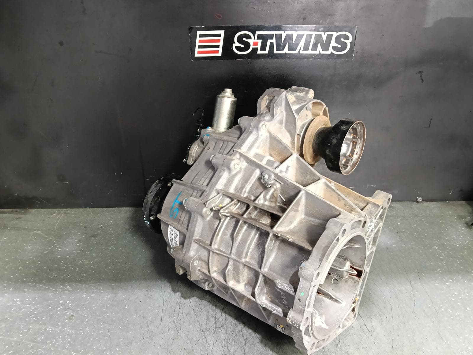 Used auto part listing image: 2019 FORD RANGER TRANSFER CASE AUTO, DIESEL, 2.0, PX SERIES 3, 06/18-04/22 0000388383