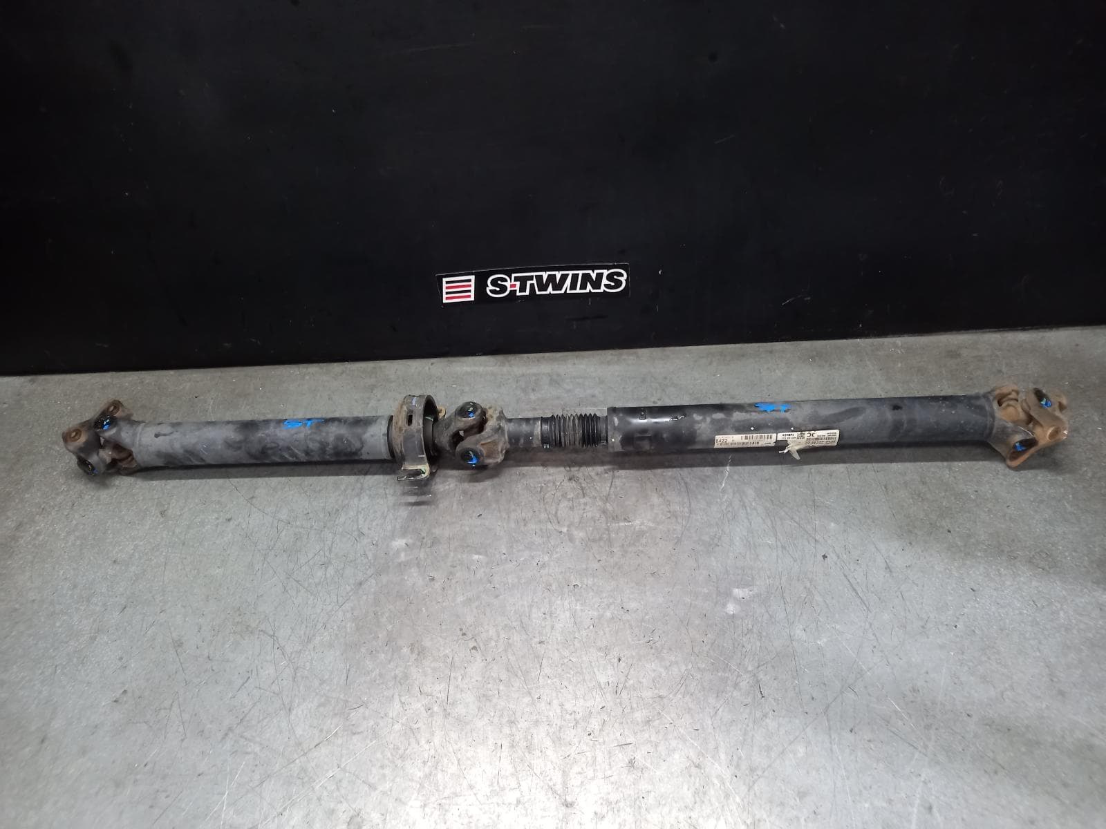 Used auto part listing image: 2019 FORD RANGER REAR PROP SHAFT PX SERIES 3, 4WD, NON RAPTOR, 2.0, DIESEL, AUTO T/M, 06/18-04/22 0000388374