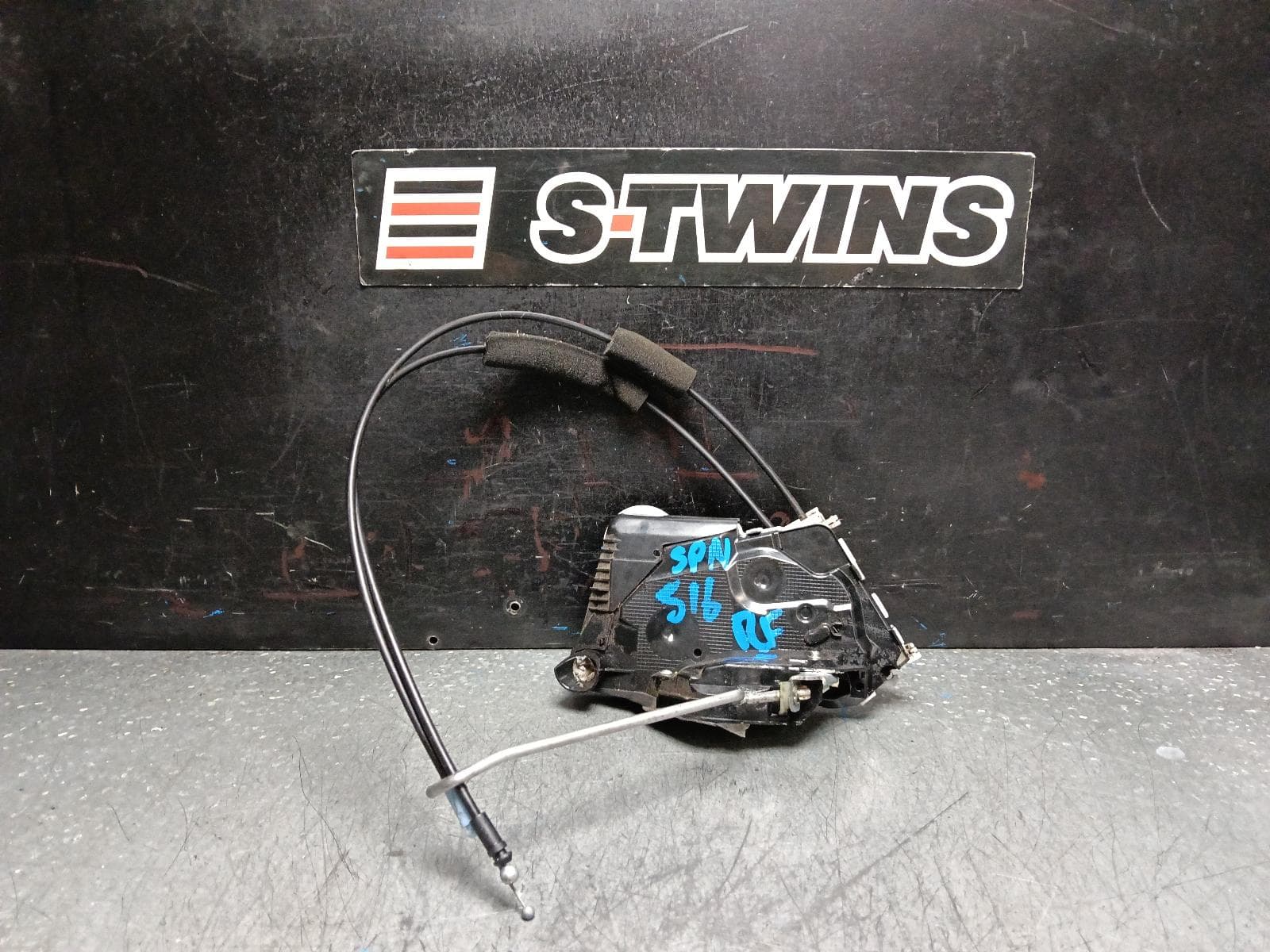 Used auto part listing image: 2015 SUBARU OUTBACK DOOR BOOT GATE LOCK RIGHT FRONT DOOR LOCK, 6TH GEN, 08/14-12/20 0000387244