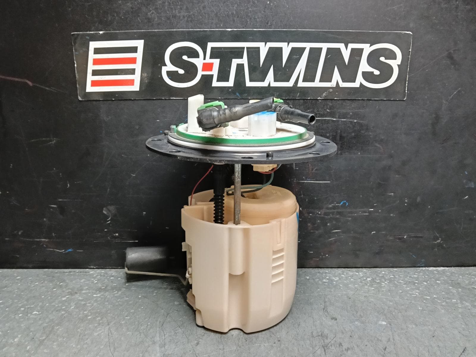 Used auto part listing image: 2015 SUBARU OUTBACK FUEL PUMP 6TH GEN, PETROL, EZ36, 08/14-12/20 0000387251