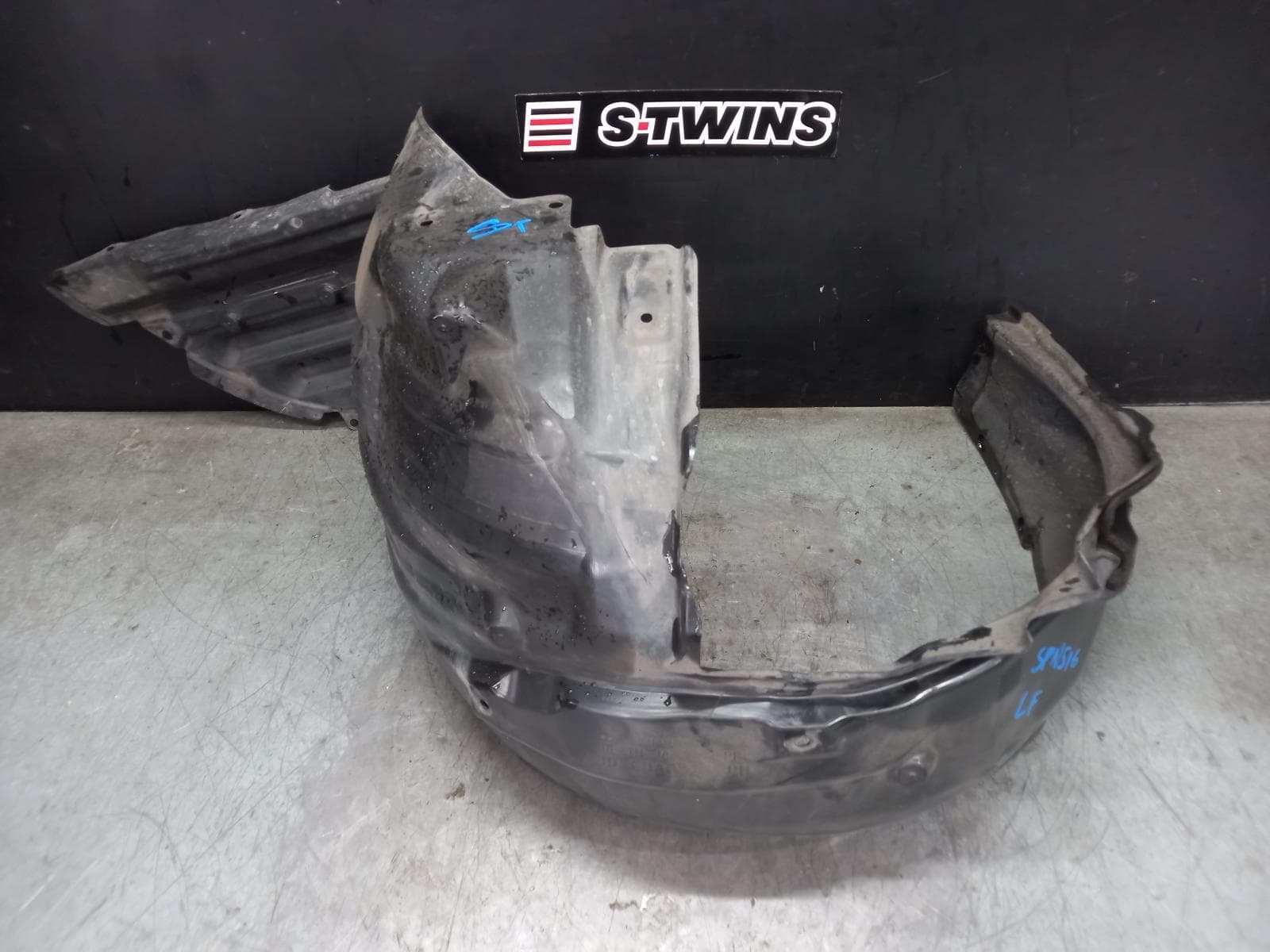 Used auto part listing image: 2015 SUBARU OUTBACK LEFT GUARD LINER 6TH GEN, 08/14-12/20 0000387259