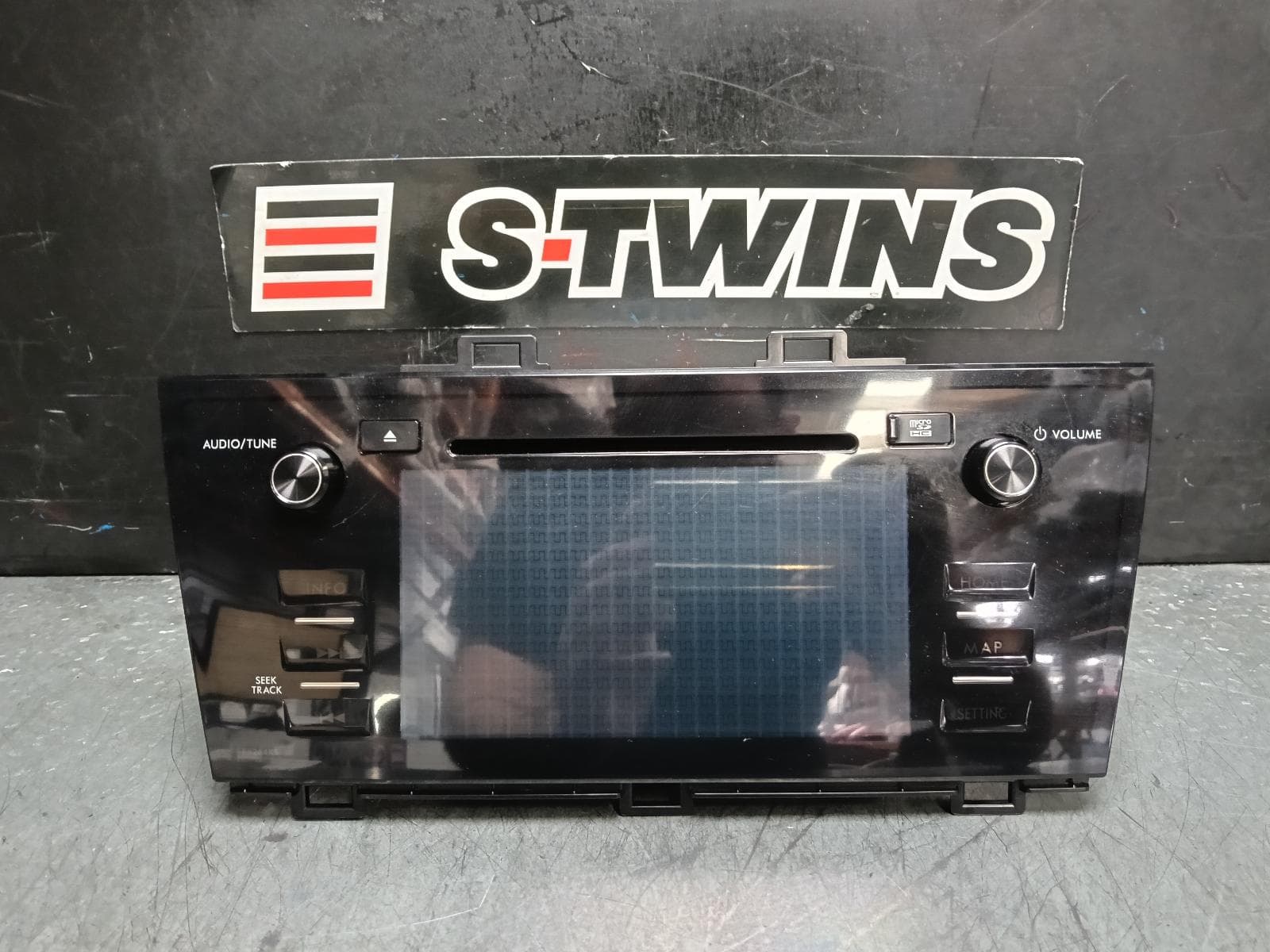 Used auto part listing image: 2015 SUBARU OUTBACK HEAD UNIT, 7IN SAT NAV TYPE, P/N ON FACE FB285KS, 6TH GEN, 08/14-12/17 0000387268