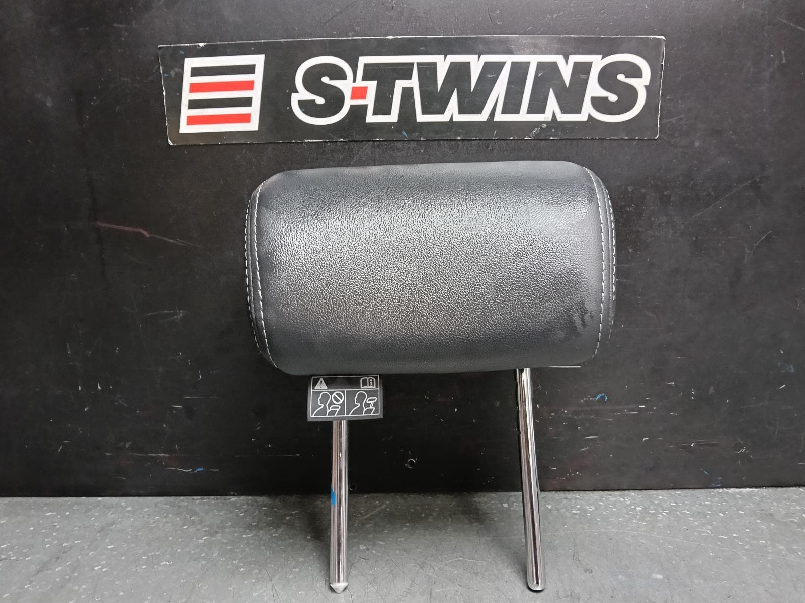 Used auto part listing image: 2015 SUBARU OUTBACK HEADREST LH REAR, LEATHER, BLACK, 6TH GEN, 08/14-12/20 0000387269