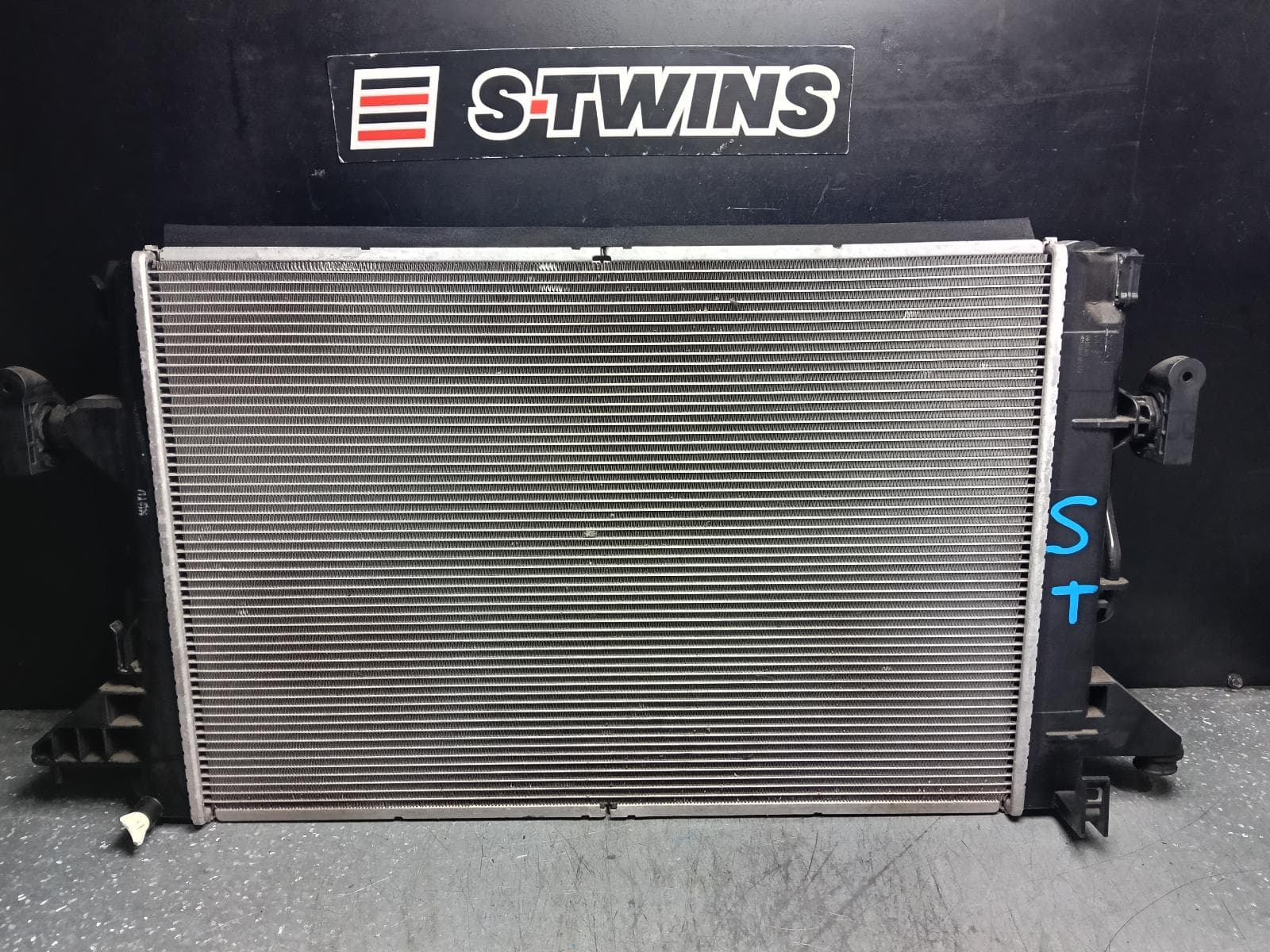 Used auto part listing image: 2022 HYUNDAI I30 RADIATOR AUTO, 2.0, NON TURBO, PETROL, CN7, SEDAN (S.KOREA VIN KMHL), 08/20- 0000386744