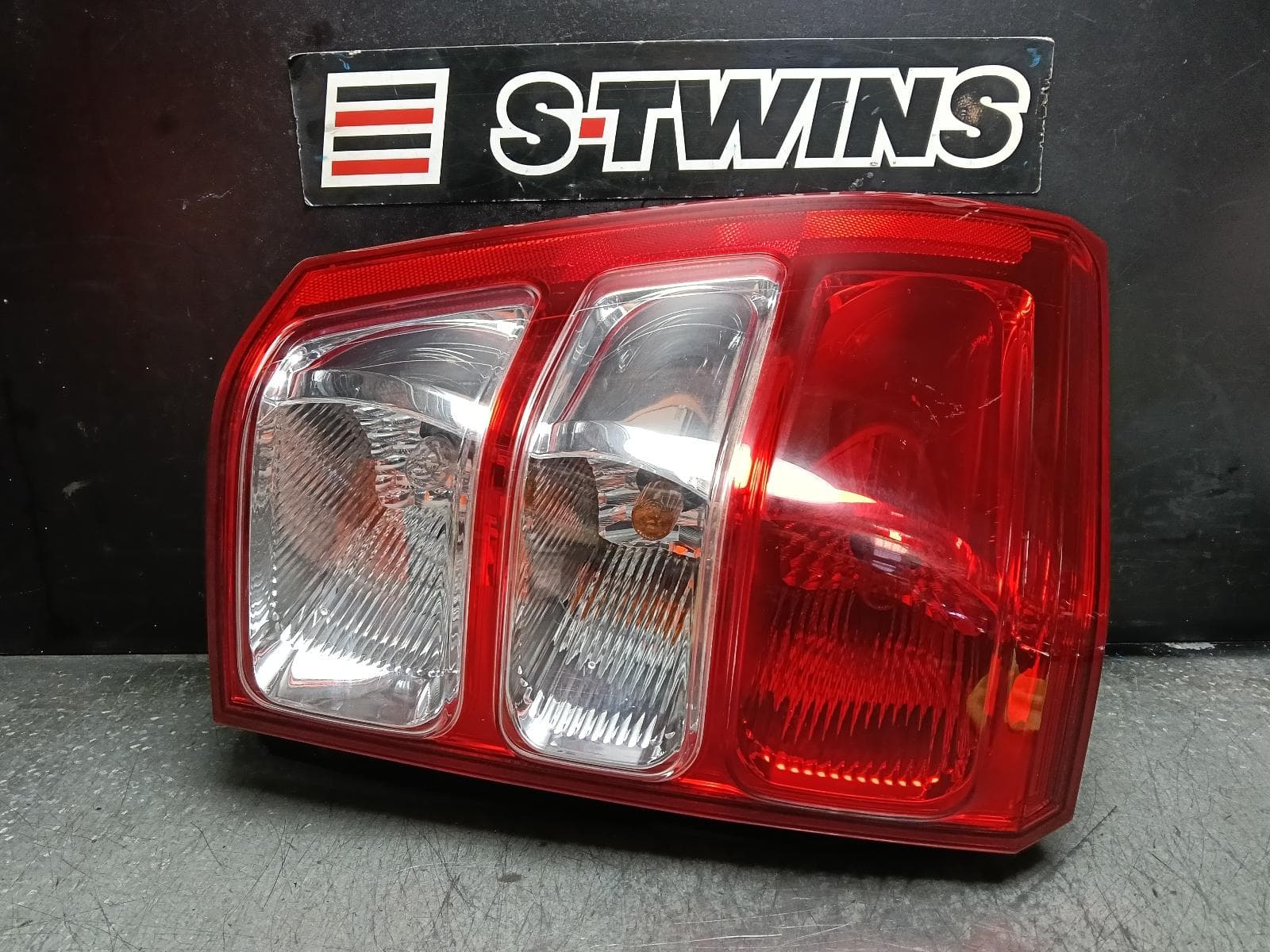 Used auto part listing image: 2013 SUZUKI VITARA LEFT TAILLIGHT GRAND VITARA, JB-JT, 5DR, 04/05-12/18 0000409688