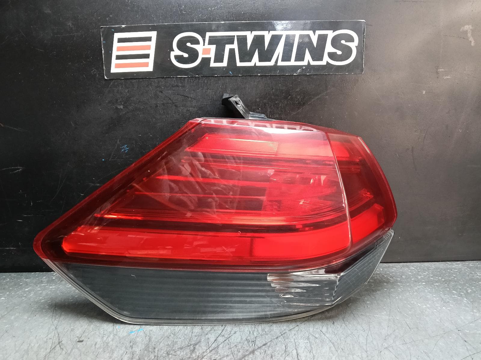 Used auto part listing image: 2018 NISSAN XTRAIL LEFT TAILLIGHT T32, 02/17-07/22 0000385924