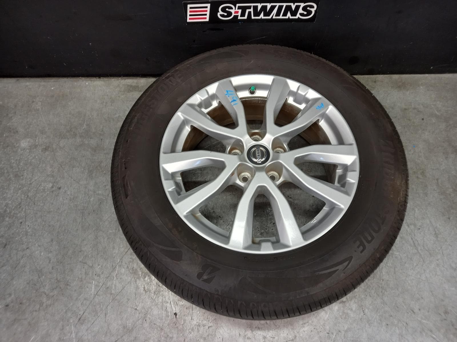 Used auto part listing image: 2018 NISSAN XTRAIL WHEEL MAG FACTORY, 5 Y SPOKE, 17X7IN, T32, 02/17-07/22 0000383447