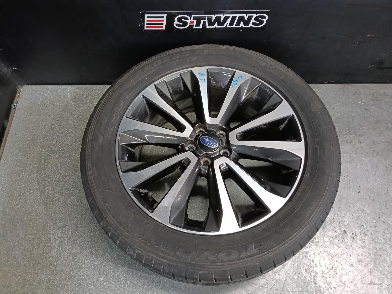 Used auto part listing image: 2017 SUBARU FORESTER WHEEL MAG FACTORY, 18X7IN, 5 V SPOKE, SJ, 12/12-08/18 0000406917