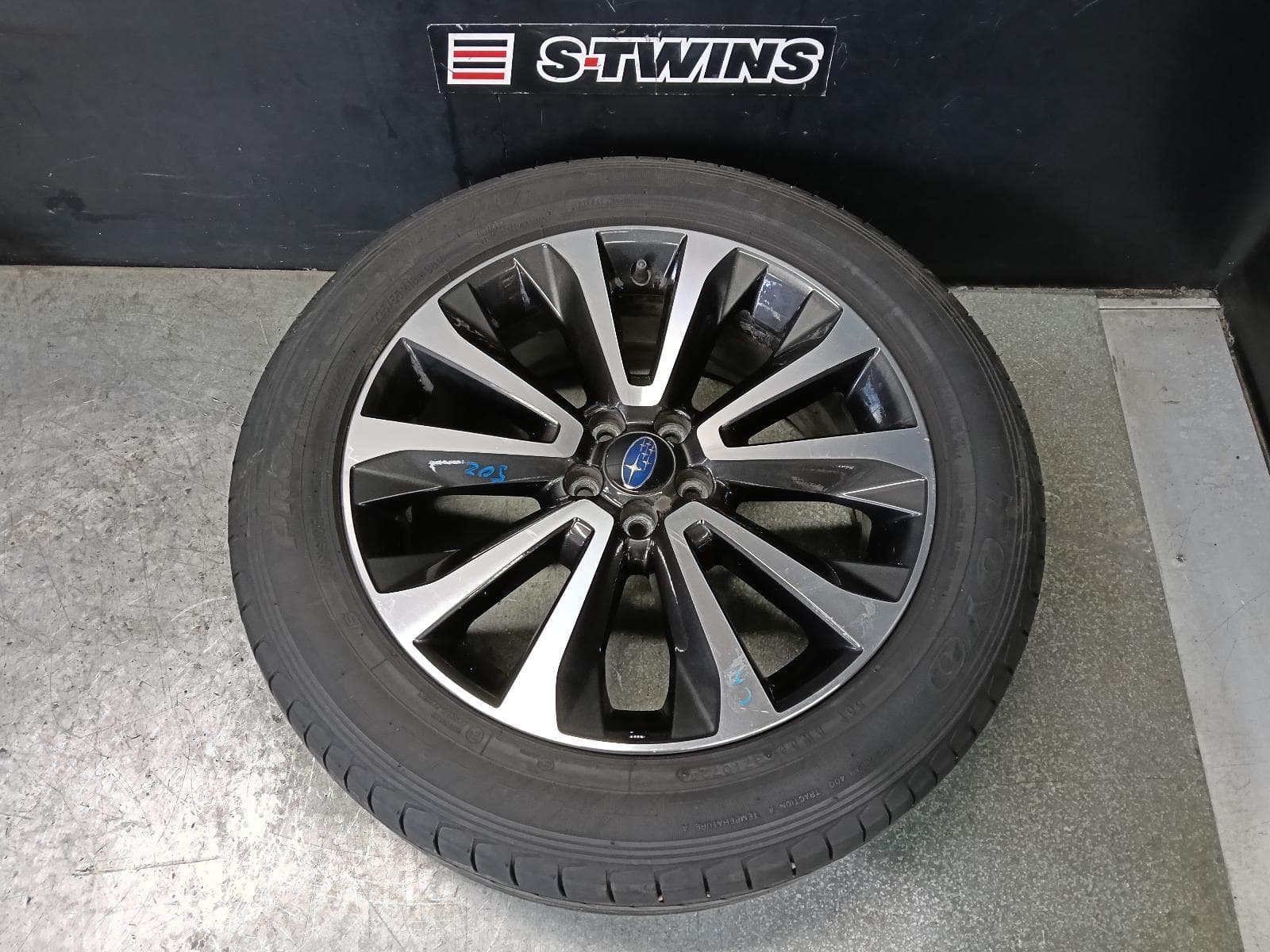 Used auto part listing image: 2017 SUBARU FORESTER WHEEL MAG FACTORY, 18X7IN, 5 V SPOKE, SJ, 12/12-08/18 0000406916
