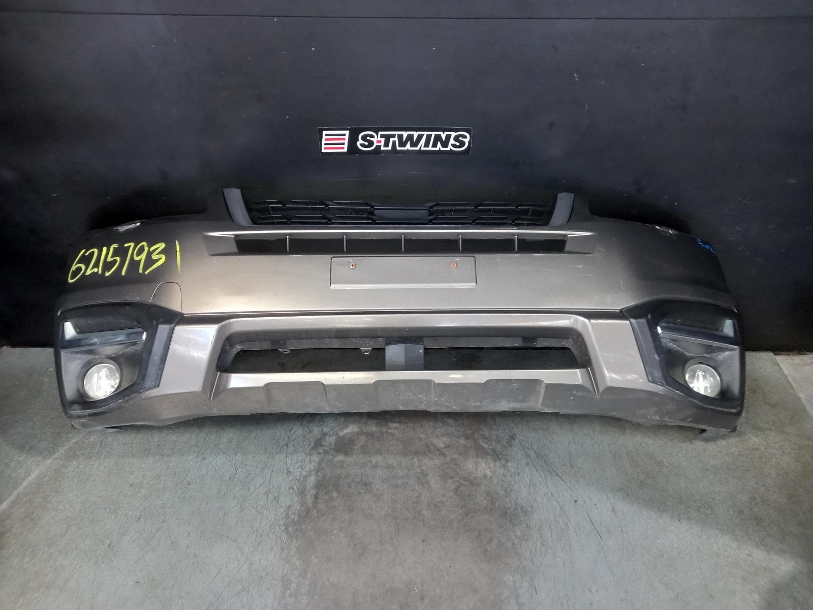 Used auto part listing image: 2017 SUBARU FORESTER FRONT BUMPER BUMPER BAR, SJ, 2.0D-S/2.5i-S, W/ H/LAMP WASHER TYPE, 01/16-08/18 0000390042