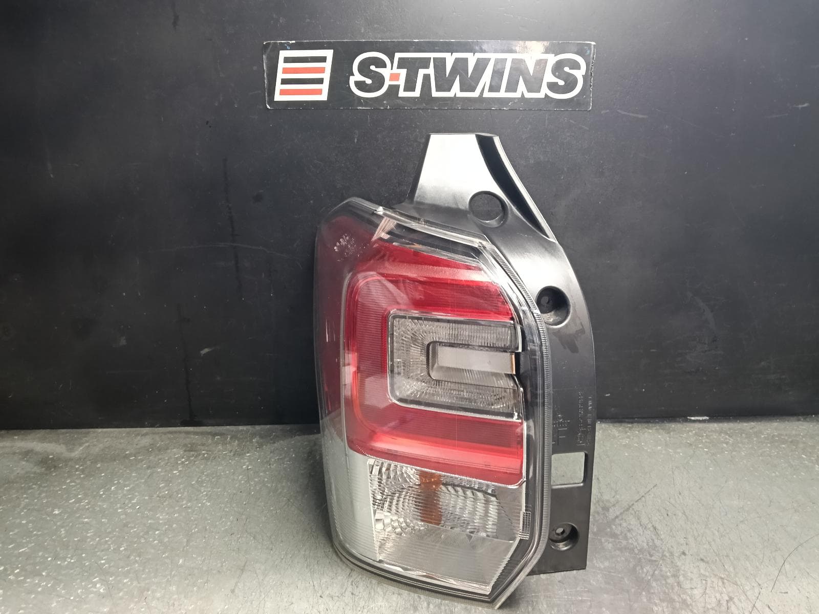 Used auto part listing image: 2017 SUBARU FORESTER LEFT TAILLIGHT SJ, IN BODY, LED TYPE, 01/16-08/18 0000408141