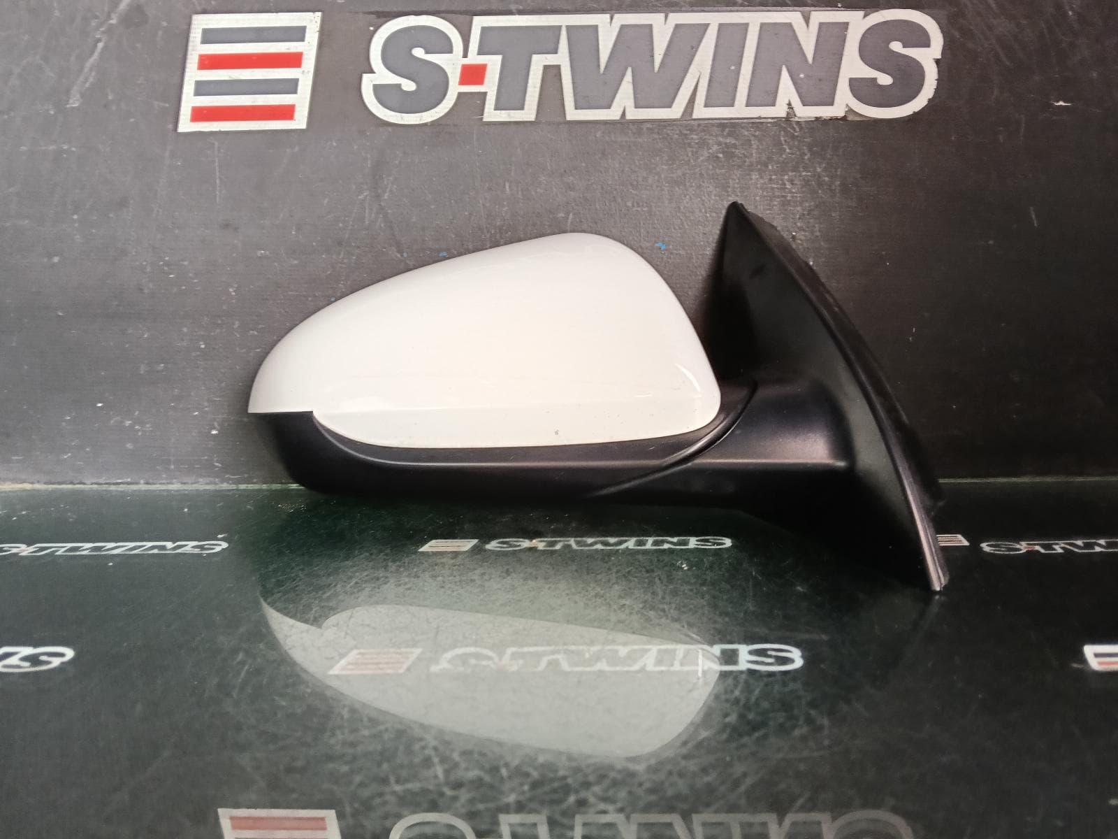 Used auto part listing image: 2019 HYUNDAI I30 RIGHT DOOR MIRROR PD, HATCH (S.KOREA VIN KMHH), W/ MANUAL FOLD, NON INDICATOR, NON BLIND SPOT TYPE, 03/17-12/23 0000379904