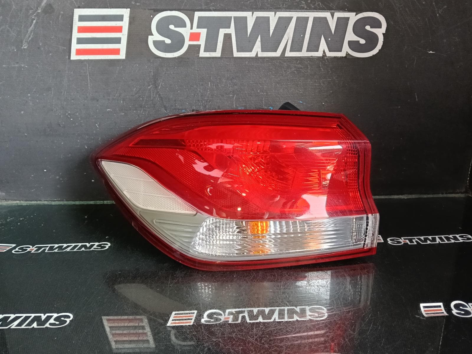 Used auto part listing image: 2019 HYUNDAI I30 LEFT TAILLIGHT IN BODY, PD, HALOGEN TYPE, HATCH (S.KOREA VIN KMHH), GO/ACTIVE/ELITE/SR, 03/17-12/23 0000379907