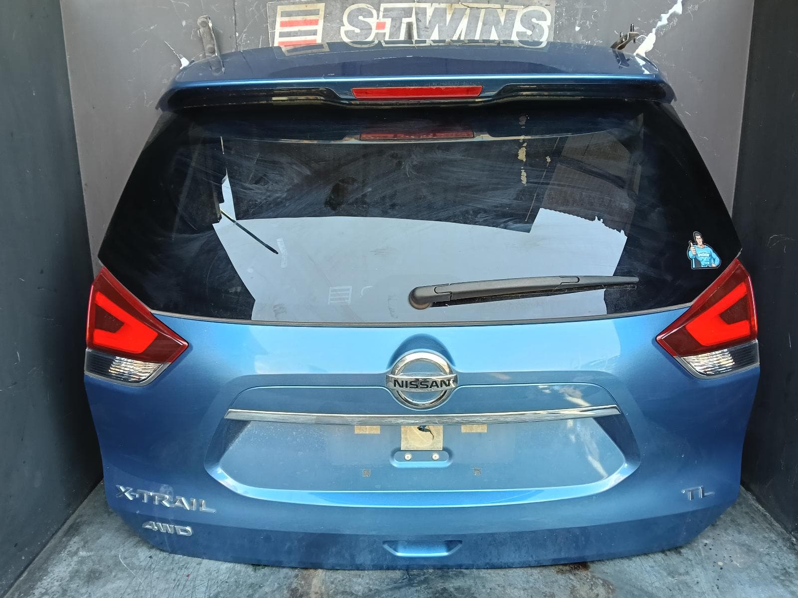 Used auto part listing image: 2018 NISSAN XTRAIL BOOTLID TAILGATE TAILGATE, T32, Ti/TL, W/ MOTION ACTIVATED TYPE, 02/17-07/22 0000379727