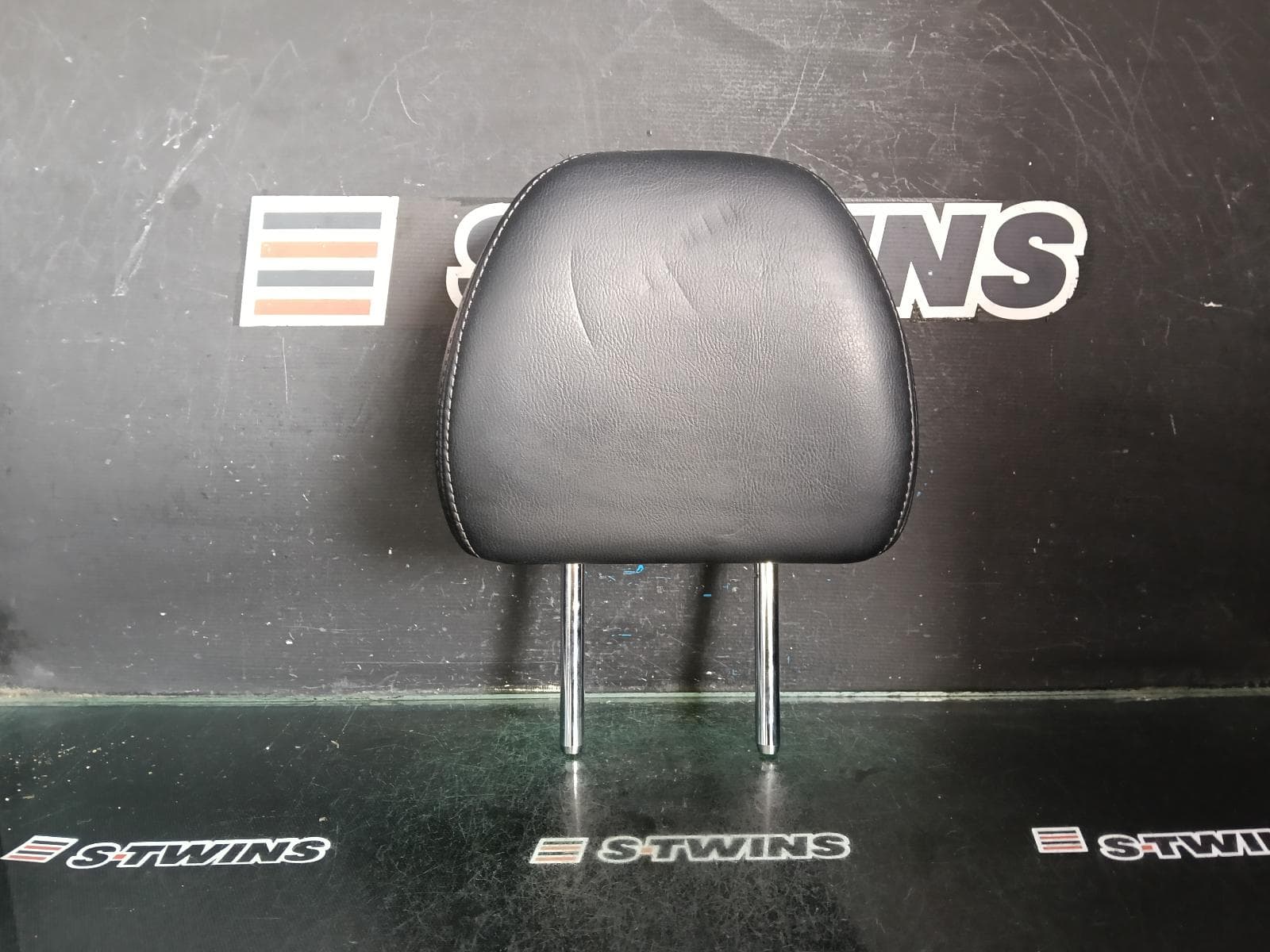 Used auto part listing image: 2018 NISSAN XTRAIL HEADREST LH REAR 2ND ROW, LEATHER, T32, 02/14-07/22 0000379966