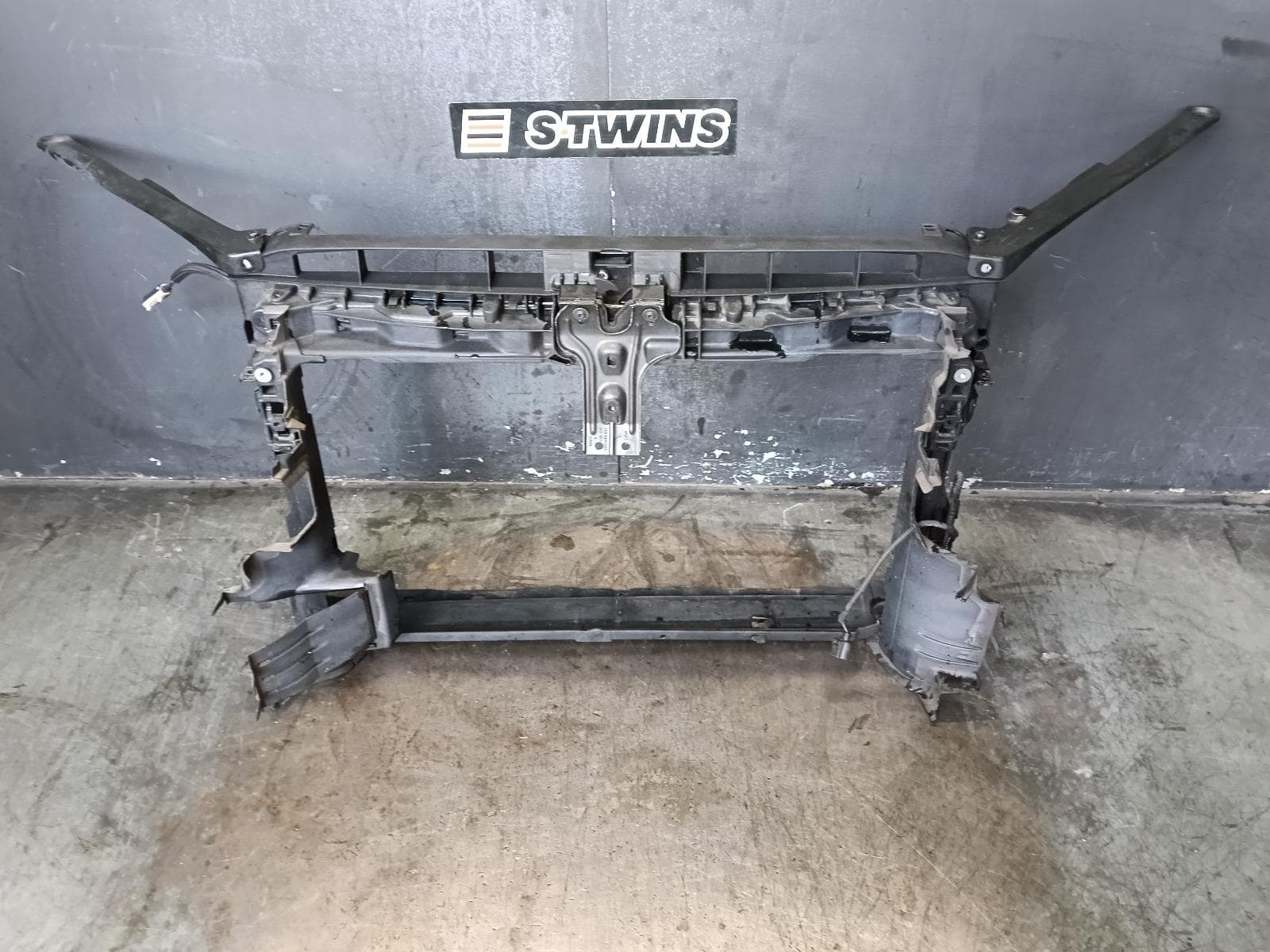 Used auto part listing image: 2014 VOLKSWAGEN GOLF RADIATOR SUPPORT GEN 7, PETROL, 1.8/2.0, R/GTi/ALLTRACK, 11/12-08/20 0000386066