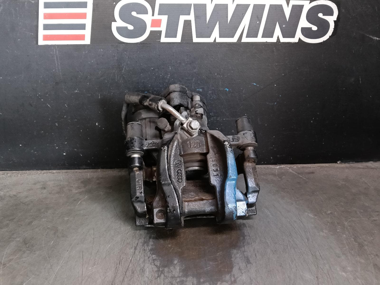 Used auto part listing image: 2014 VOLKSWAGEN GOLF CALIPER RH REAR, R TYPE, GEN 7, 11/12-03/17 0000386076