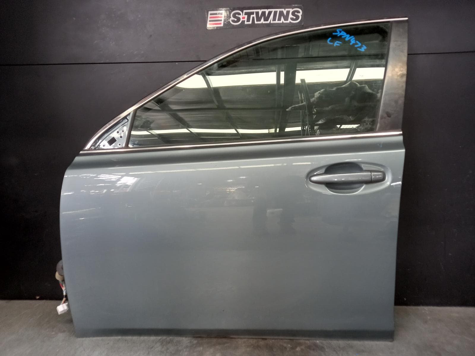 Used auto part listing image: 2012 SUBARU OUTBACK LEFT FRONT DOOR 5TH GEN, 05/09-11/14 0000390547
