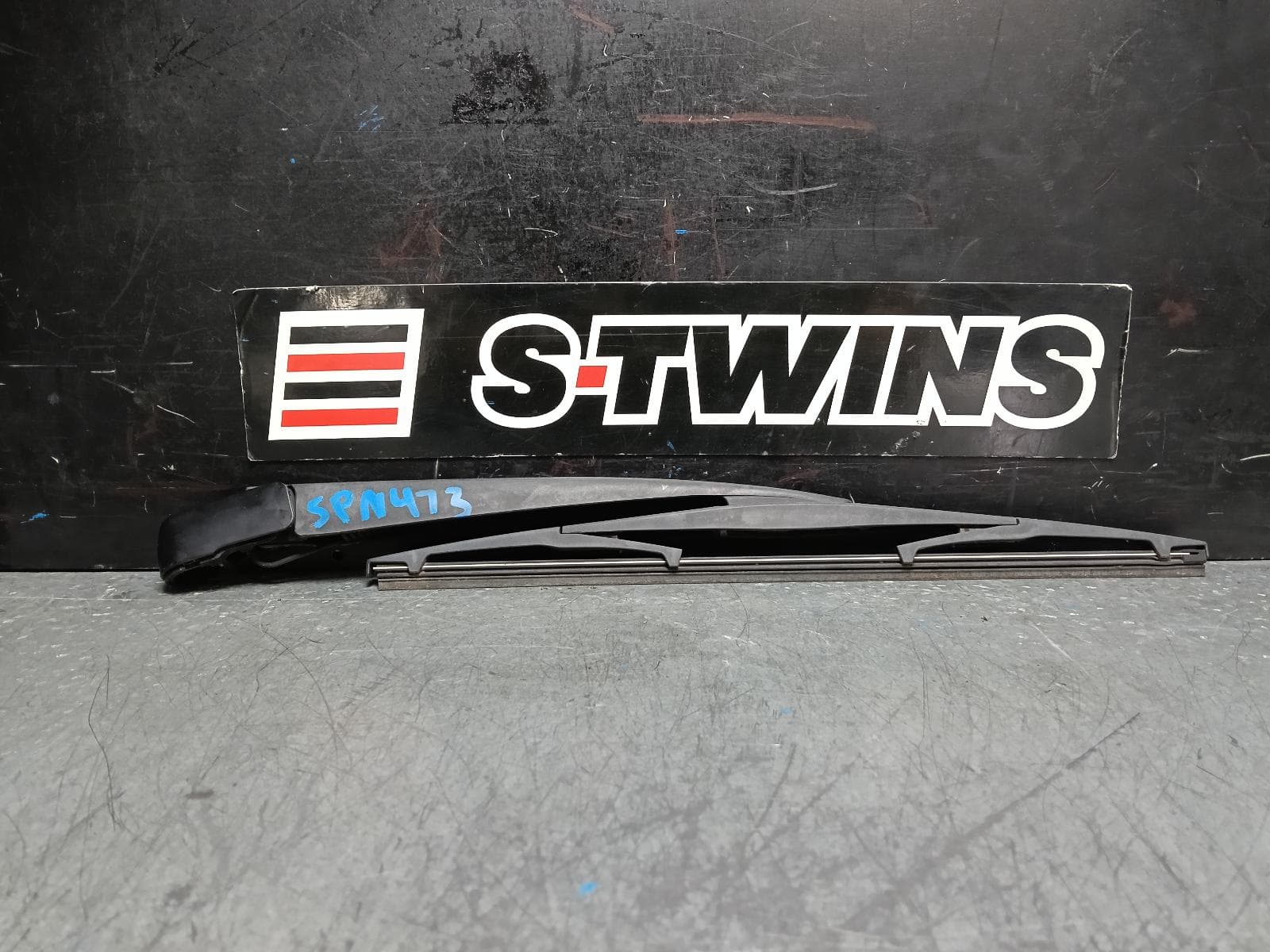 Used auto part listing image: 2012 SUBARU OUTBACK WIPER ARM TAILGATE, 5TH GEN, 05/09-11/14 0000390565