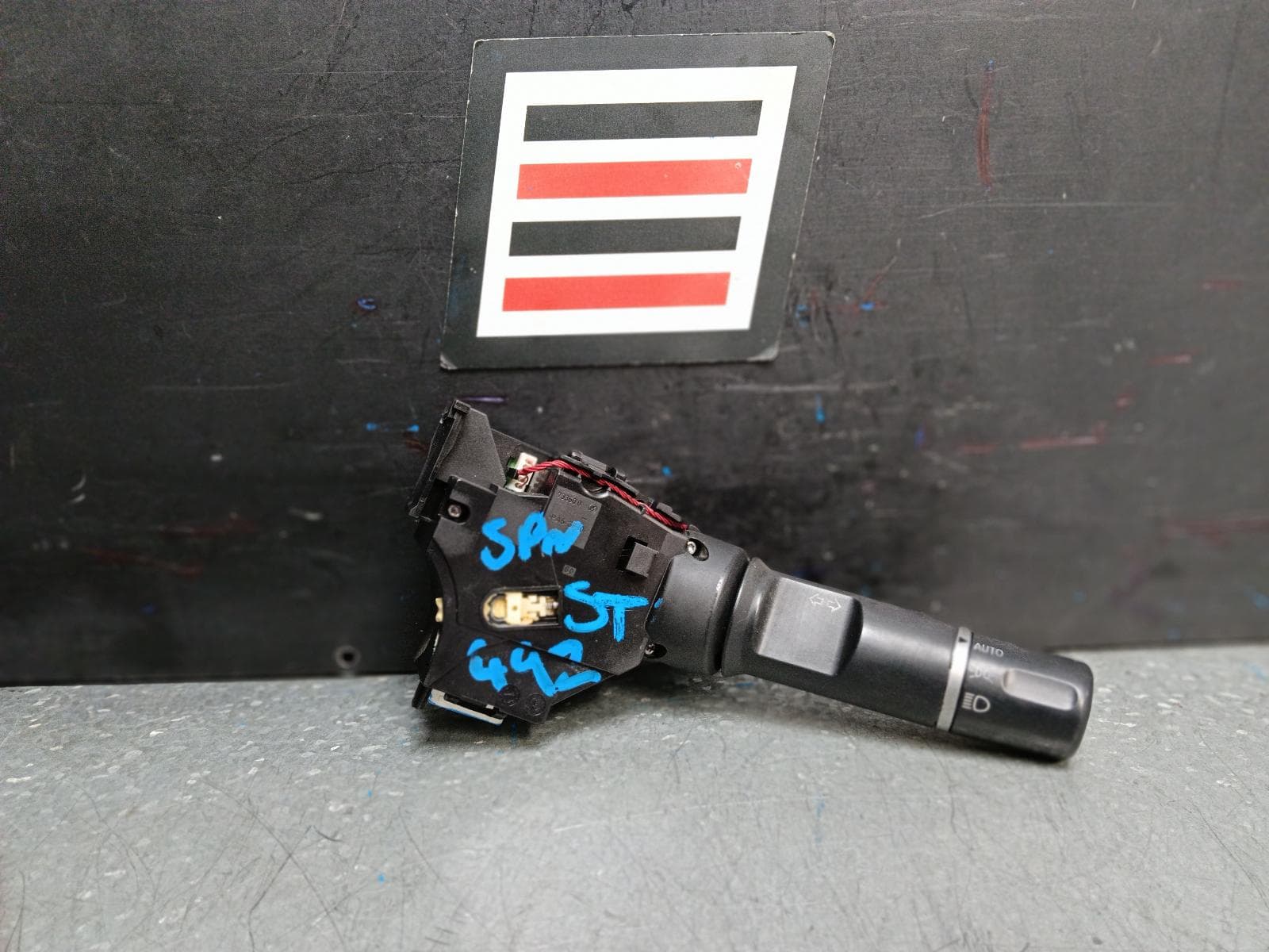 Used auto part listing image: 2014 FORD RANGER FLASHER SWITCH, NON FOGLAMP, W/ AUTO H/LAMP TYPE, PX SERIES 1, 06/11-06/15 0000381482