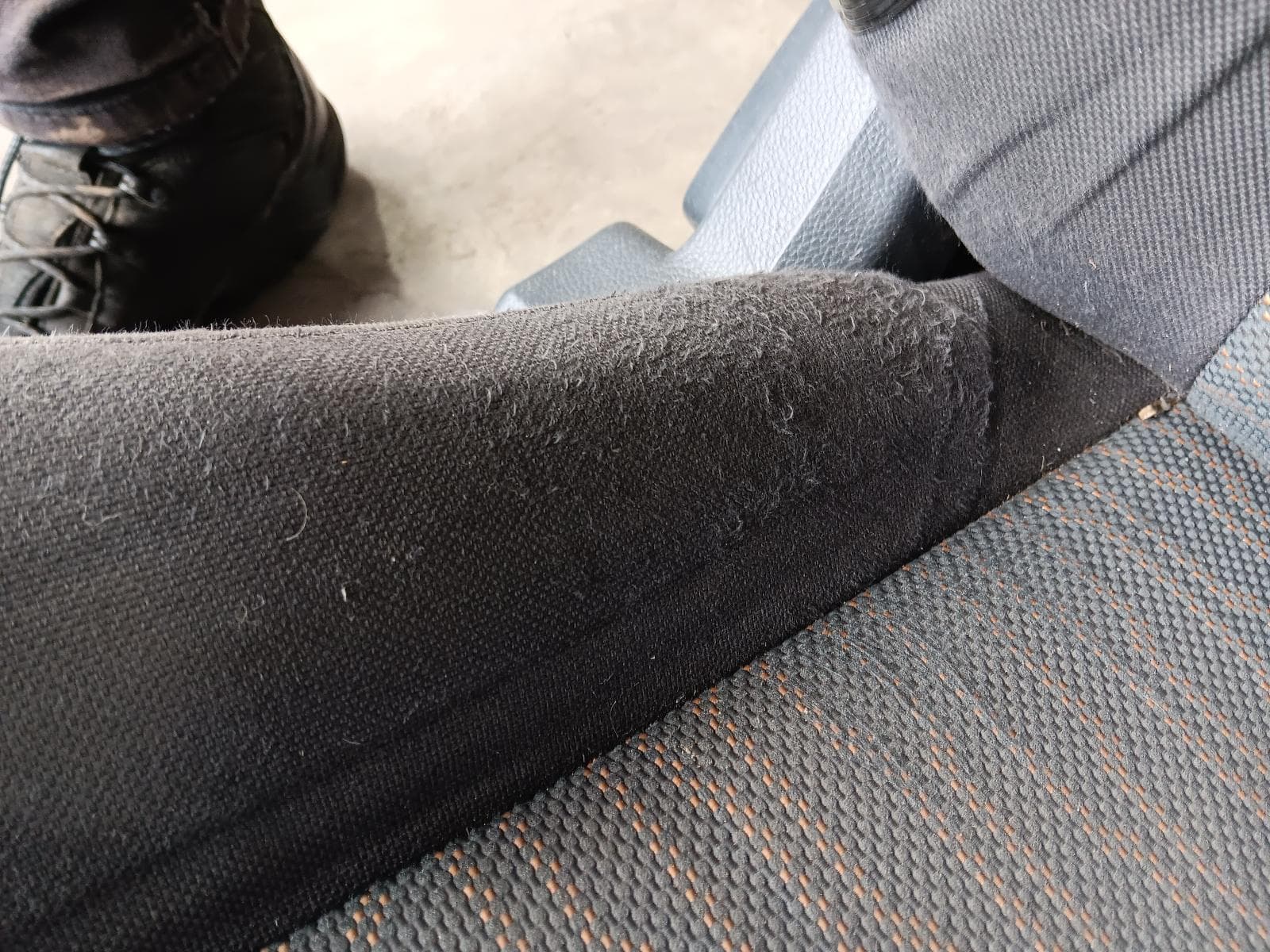 Used auto part listing image: 2014 FORD RANGER FRONT SEAT RH FRONT (BUCKET SEAT TYPE), PX, CLOTH, XL/XLS/XL PLUS, 06/11-06/15 0000380678