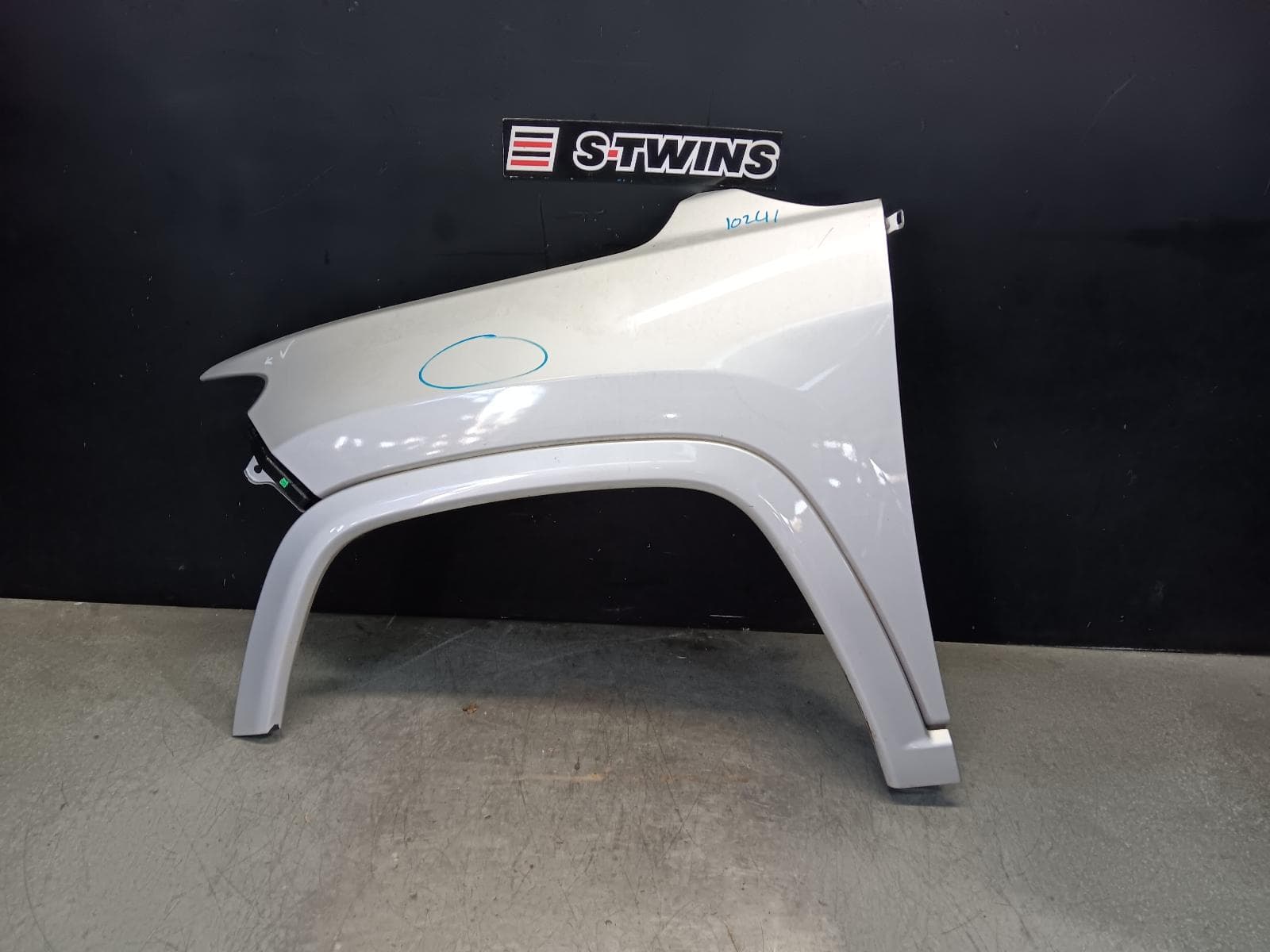 Used auto part listing image: 2021 JEEP COMPASS LEFT GUARD M6, 10/17- 0000410479