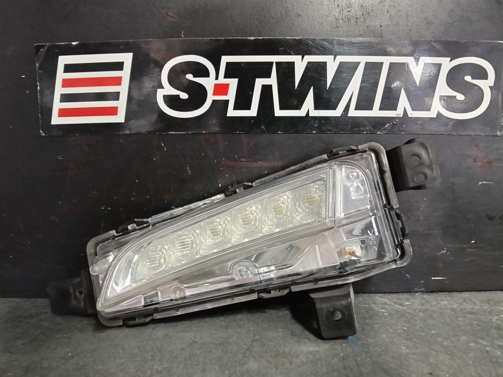 Used auto part listing image: 2016 SUZUKI VITARA RIGHT INDICATOR FOG SIDE DAYTIME RUNNING LAMP, VITARA, LY (VIN TSM), 06/15- 0000389438