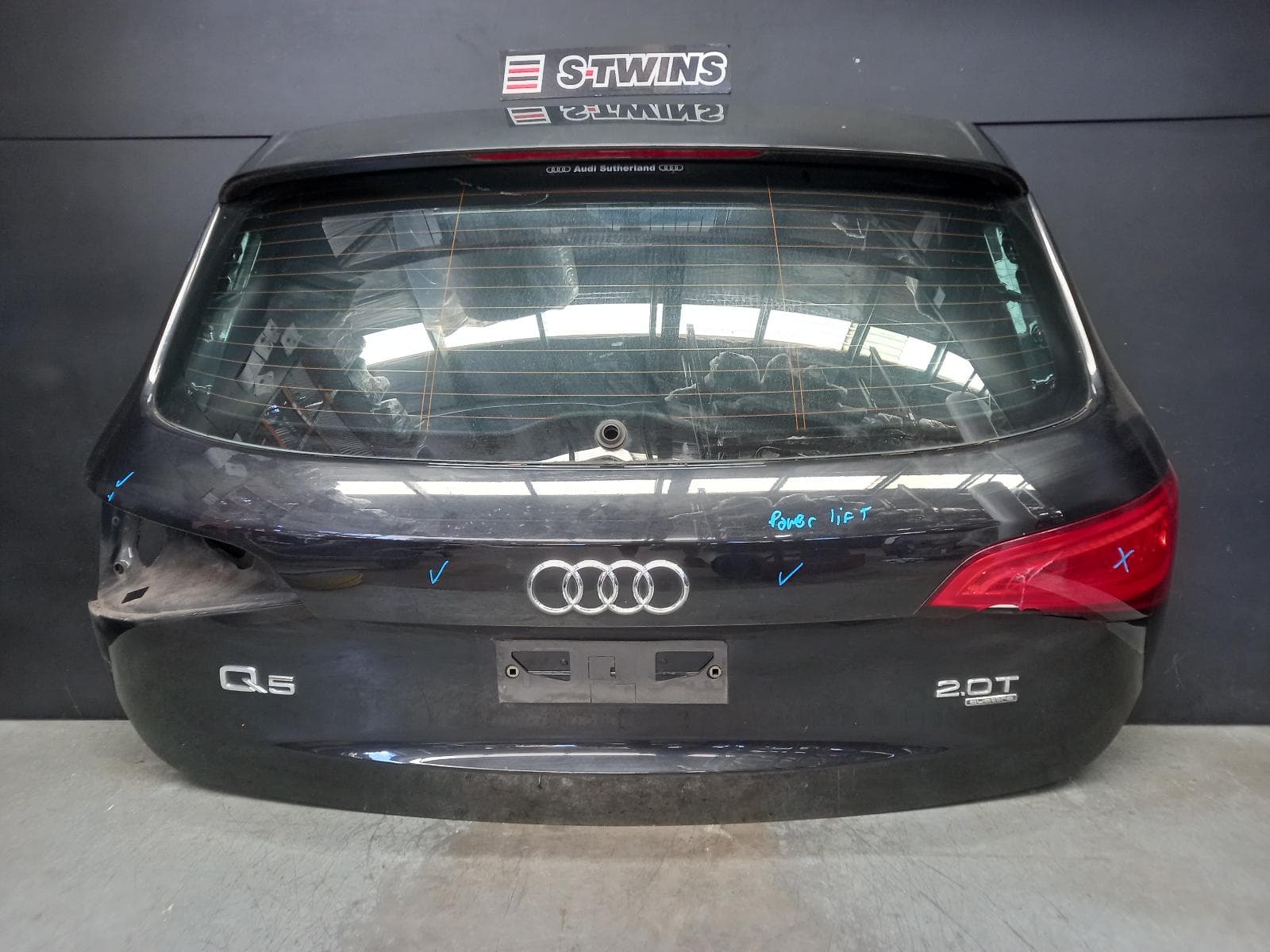 Used auto part listing image: 2013 AUDI Q5 BOOTLID TAILGATE TAILGATE, 8R, 12/08-01/17 0000380784