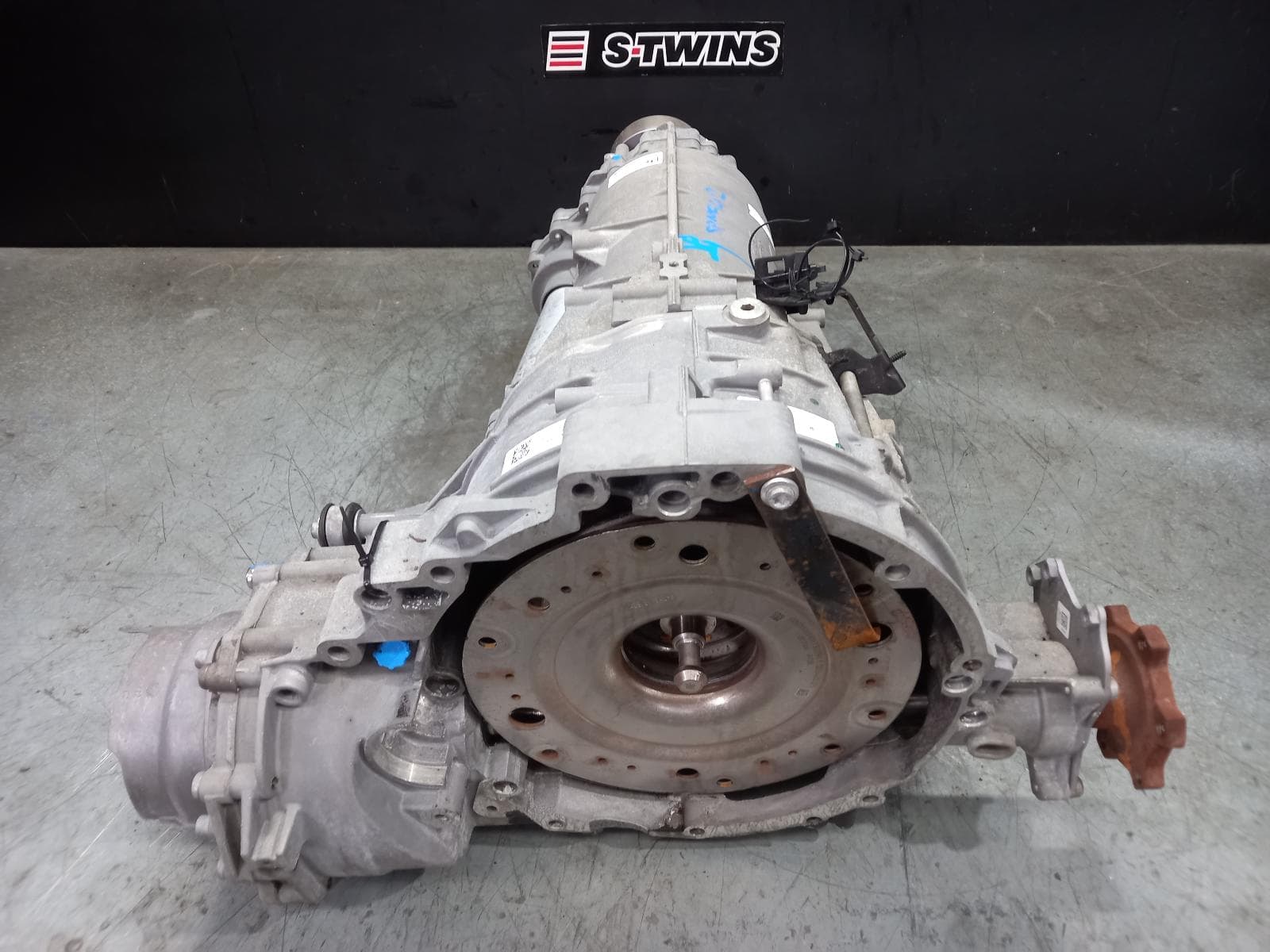 Used auto part listing image: 2013 AUDI Q5 TRANS GEARBOX AUTO, PETROL, 2.0, TURBO, 8R, PRV CODE, 12/12-01/17 0000380511
