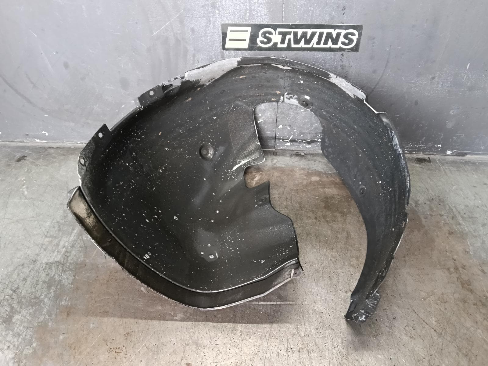 Used auto part listing image: 2018 HYUNDAI I30 LEFT GUARD LINER FRONT, PD, HATCH (S.KOREA VIN KMHH), STANDARD TYPE, 03/17-07/20 0000379864