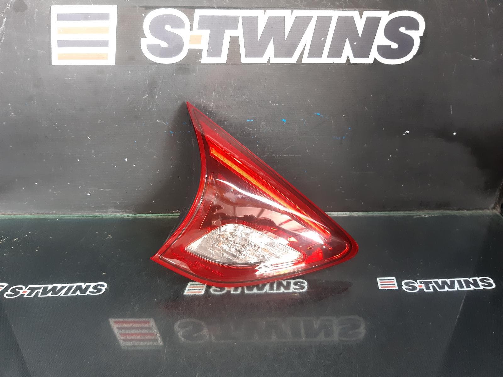 Used auto part listing image: 2016 MAZDA CX5 REAR GARNISH TAILGATE LAMP (LH SIDE), W/ LED TYPE, KE, 12/14-12/16 0000377413