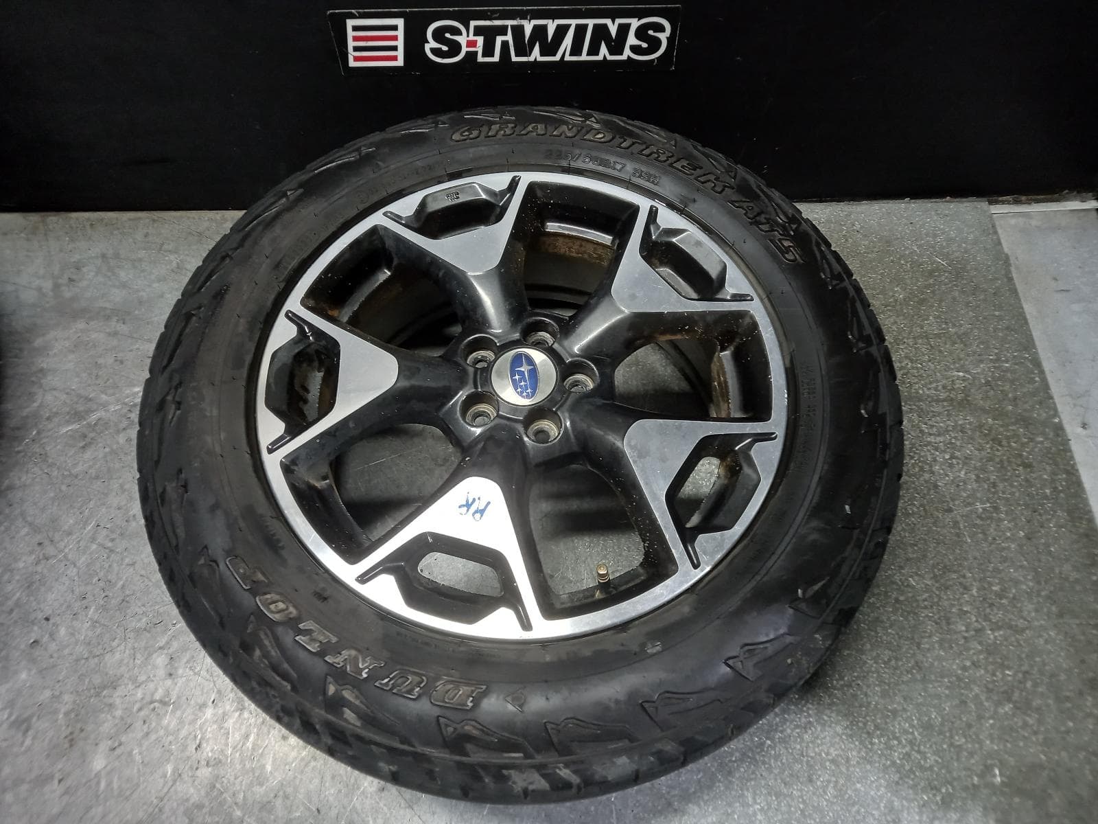 Used auto part listing image: 2018 SUBARU XV WHEEL MAG FACTORY, 17X7IN, 5 Y POLISHED SPOKE, G5X, 03/17-06/23 0000401037