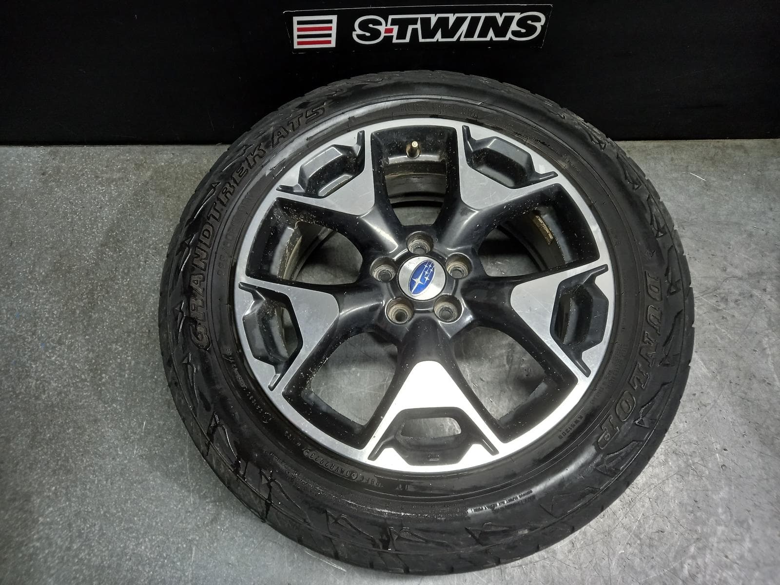 Used auto part listing image: 2018 SUBARU XV WHEEL MAG FACTORY, 17X7IN, 5 Y POLISHED SPOKE, G5X, 03/17-06/23 0000401038