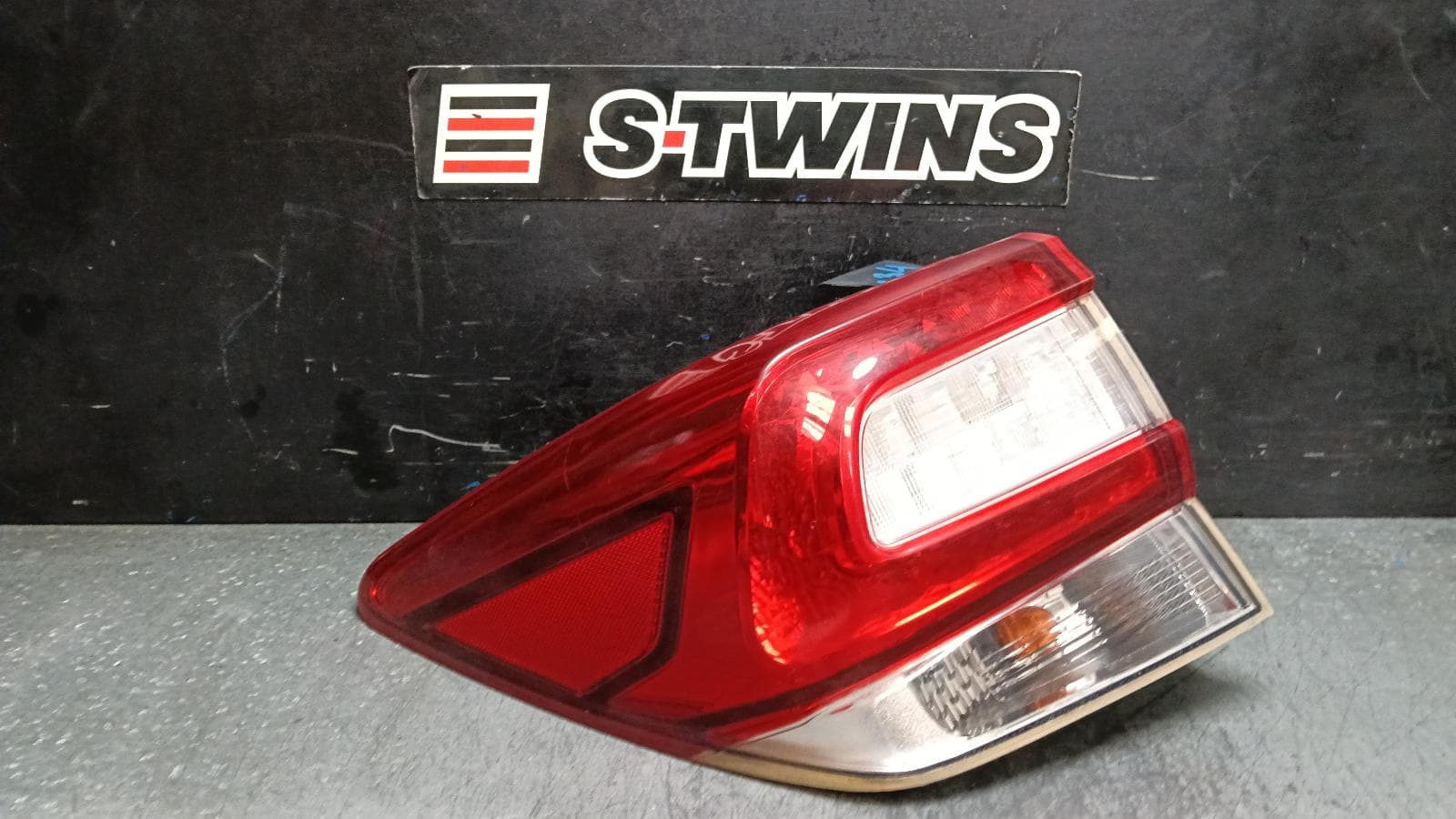 Used auto part listing image: 2018 SUBARU XV LEFT TAILLIGHT W/ CHROME INSERT TYPE, G5X, 03/17-04/20 0000401050