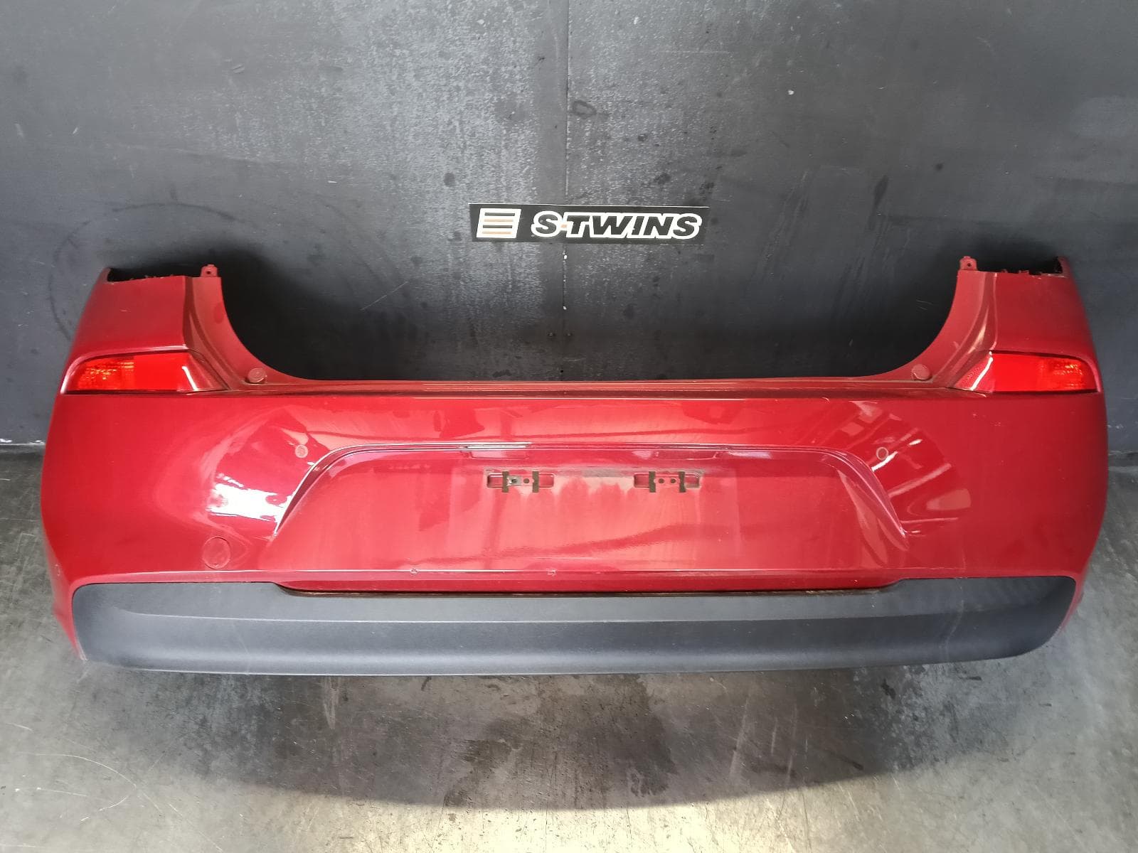 Used auto part listing image: 2018 HYUNDAI I30 REAR BUMPER BUMPER BAR, PD, HATCH (S. KOREA VIN KMHH), W/ PARK SENSOR TYPE, GO/ACTIVE/ELITE/SR, 03/17-07/20 0000380305