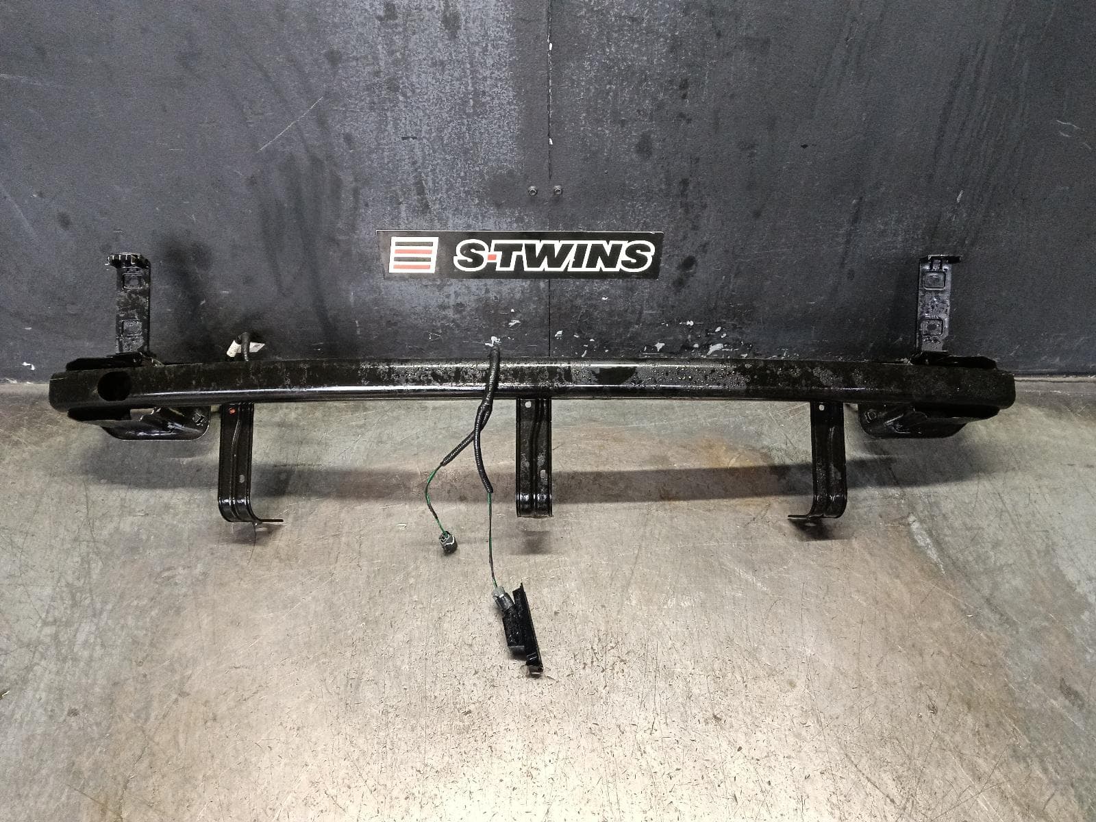 Used auto part listing image: 2018 HYUNDAI I30 R BAR BRACKET REINFO MAIN REINFORCEMENT, PD, HATCH (S. KOREA VIN KMHH), ACTIVE/GO, 03/17-08/20 0000380392