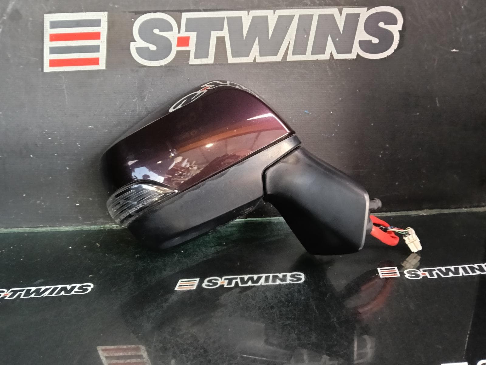 Used auto part listing image: 2013 SUBARU FORESTER RIGHT DOOR MIRROR SJ, NON FLASHER, NON HEATED, (3 WIRE), 09/12-02/15 0000380687