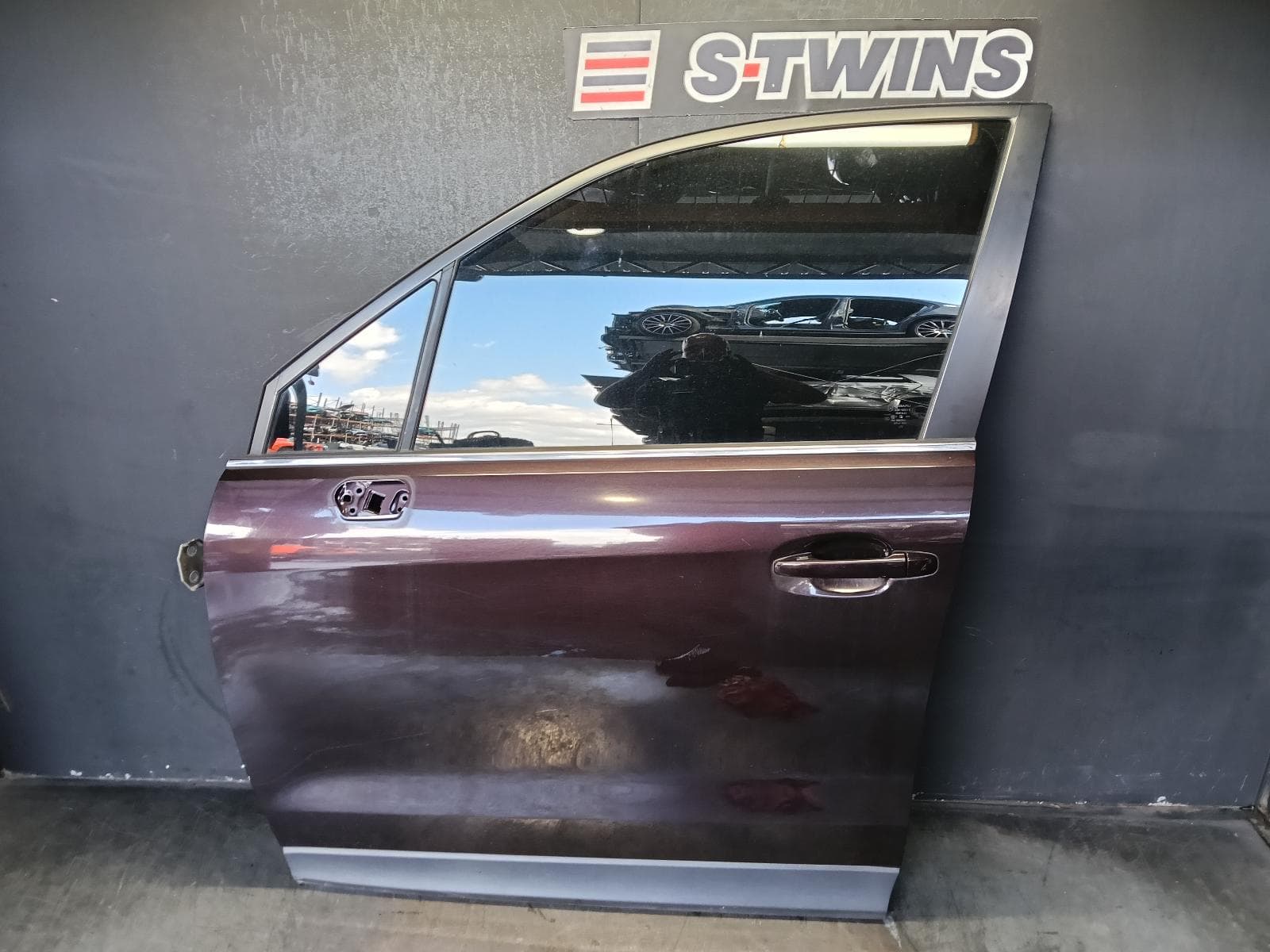 Used auto part listing image: 2013 SUBARU FORESTER LEFT FRONT DOOR SJ, 12/12-08/18 0000380381