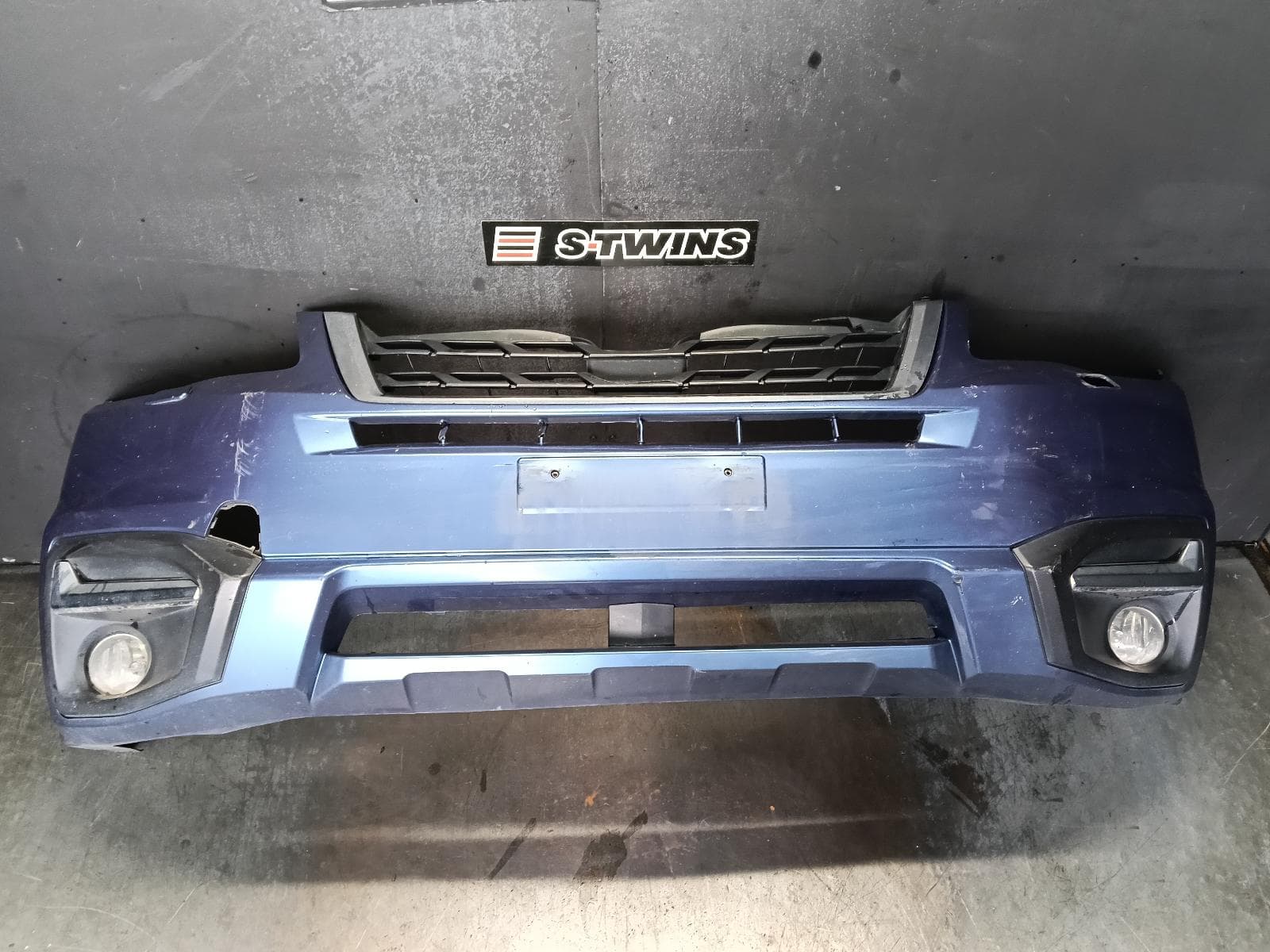 Used auto part listing image: 2016 SUBARU FORESTER FRONT BUMPER BUMPER BAR, SJ, 2.0D-S/2.5i-S, W/ H/LAMP WASHER TYPE, 01/16-08/18 0000380079