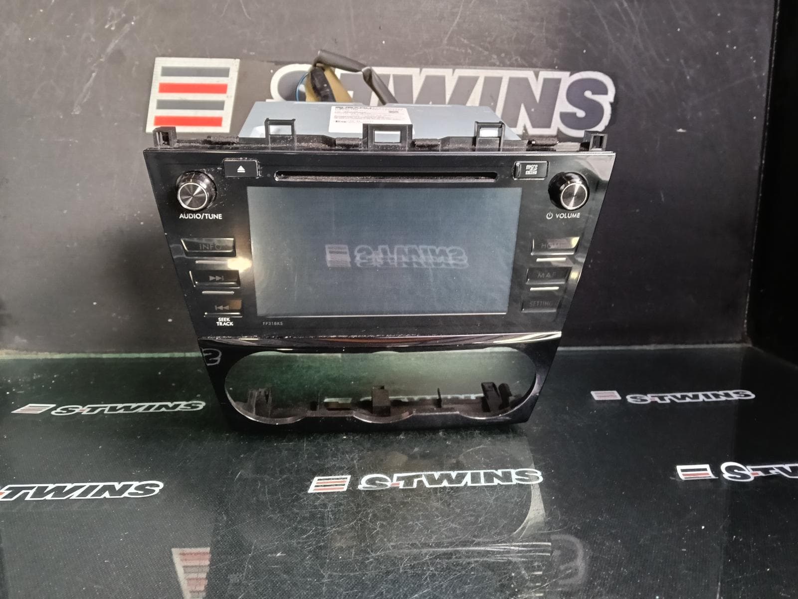 Used auto part listing image: 2016 SUBARU FORESTER SAT NAV HEAD UNIT (P/N ON FACE FF318KS), SJ, 03/15-08/18 0000380361
