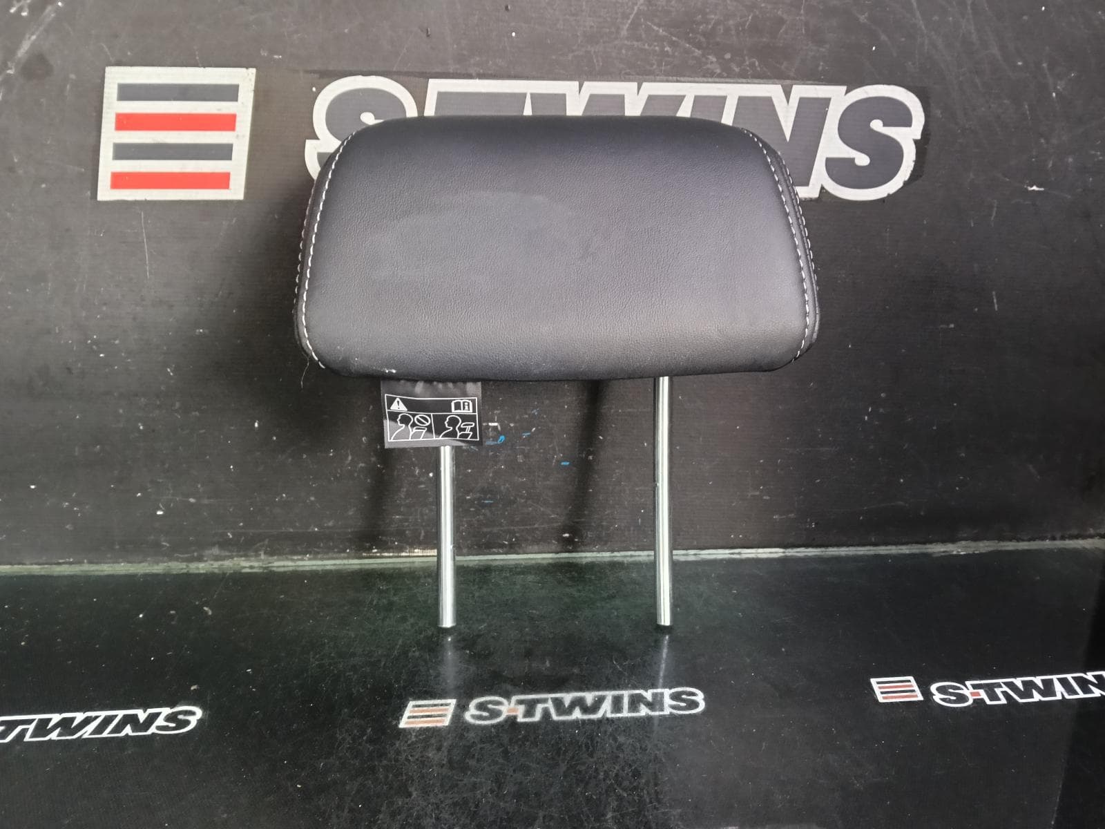 Used auto part listing image: 2016 SUBARU FORESTER HEADREST LH REAR, LEATHER, SJ, 01/13-08/18 0000380364