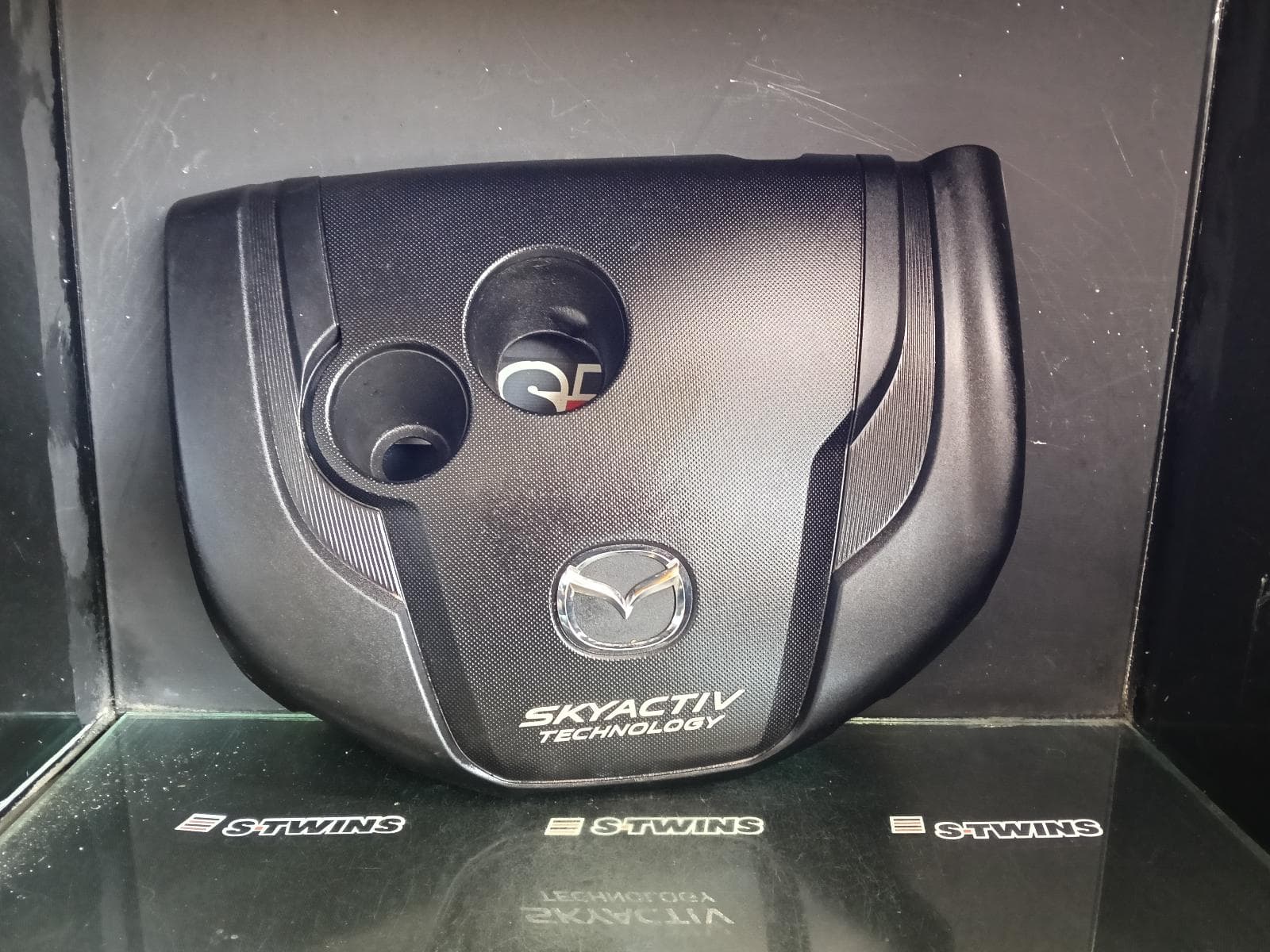 Used auto part listing image: 2015 MAZDA CX5 ENGINE COVER DIESEL, 2.2, SH, KE, 02/12-12/16 0000380787