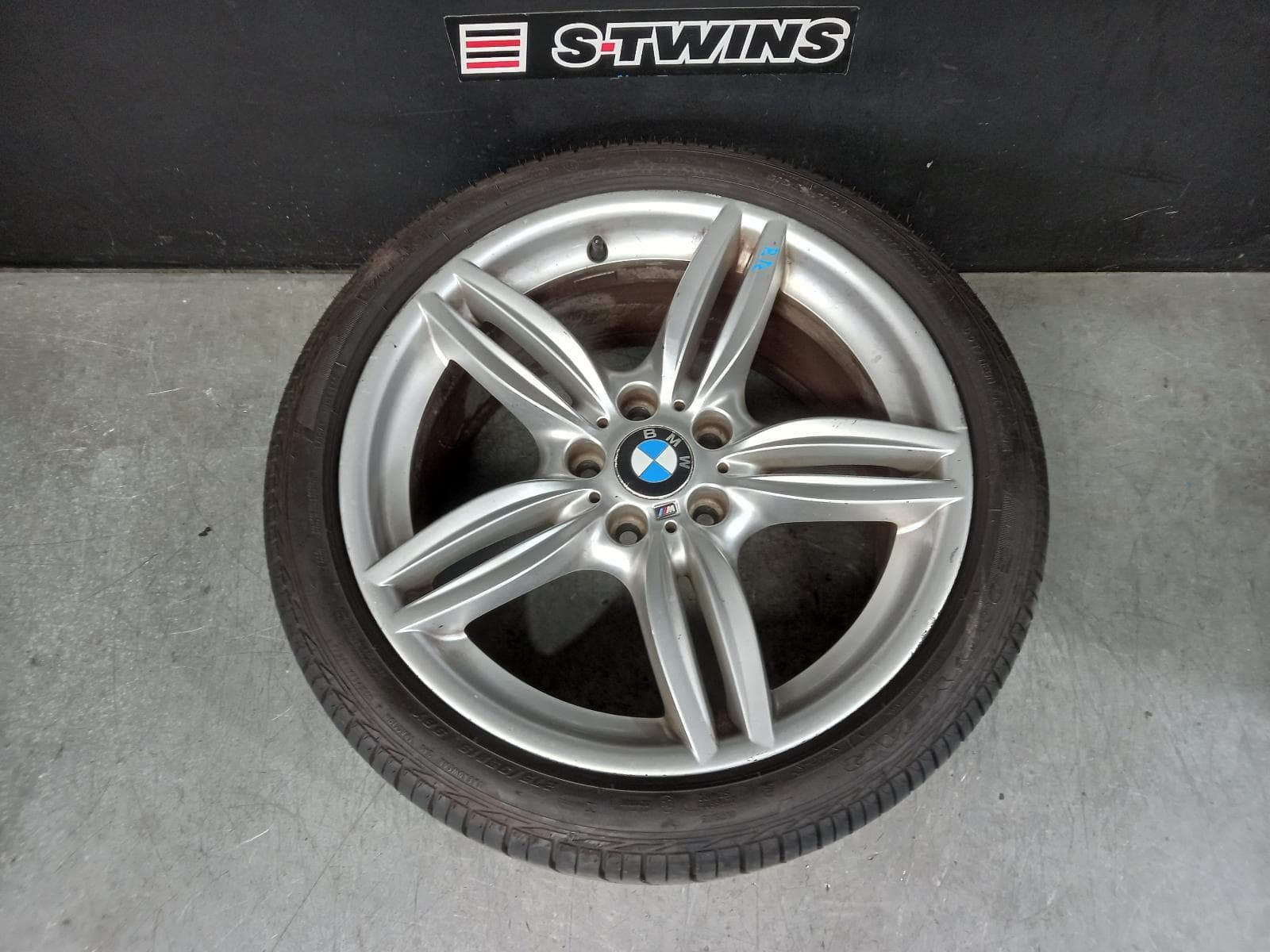 Used auto part listing image: 2013 BMW 5 SERIES WHEEL MAG FACTORY, 19X9IN, REAR, MULTI SPOKE, STYLE 455, 535i, F10/F11, SEDAN/WAGON, 05/10-01/17 0000389953