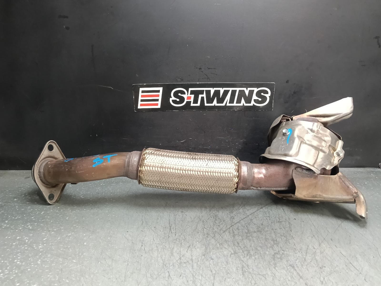 Used auto part listing image: 2021 MITSUBISHI ECLIPSE CROSS CATALYTIC CONVERTER DOWNPIPE-CAT TYPE, 1.5, PETROL, YA-YB, 11/17- 0000382279