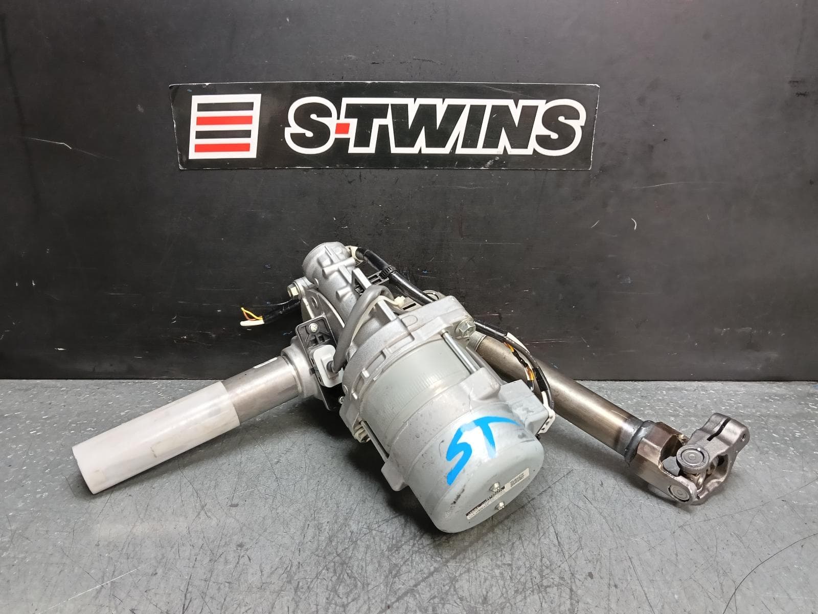 Used auto part listing image: 2021 MITSUBISHI ECLIPSE CROSS STEERING COLUMN GEN 1, 11/17- 0000382311